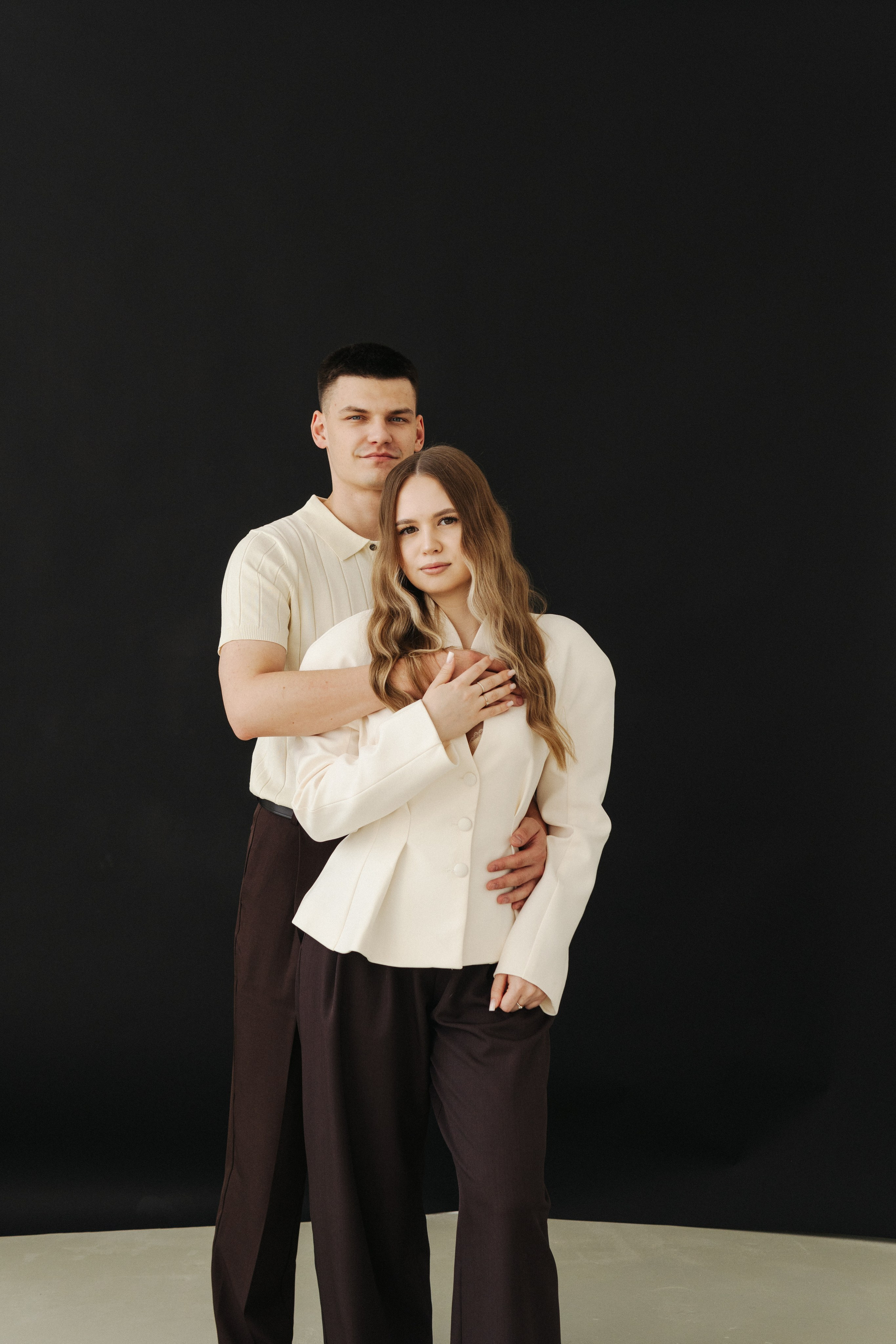 Danila & Olesya. Я — Алёна и я фотографирую красиво (е)