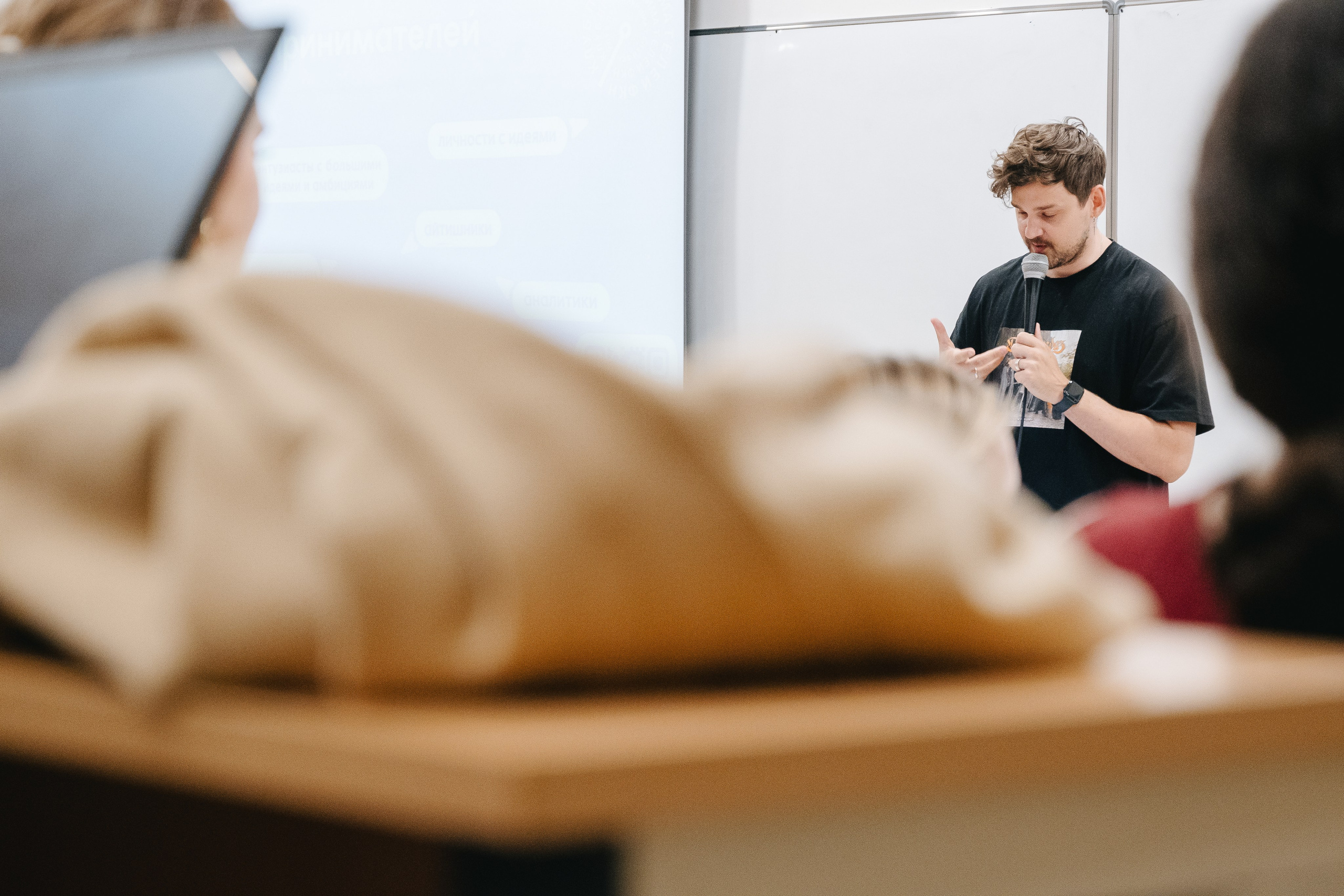 Встреча с Олегом Титовым, креативным продюсером Medium Quality. Даниил Сергеев: репортажный фотограф