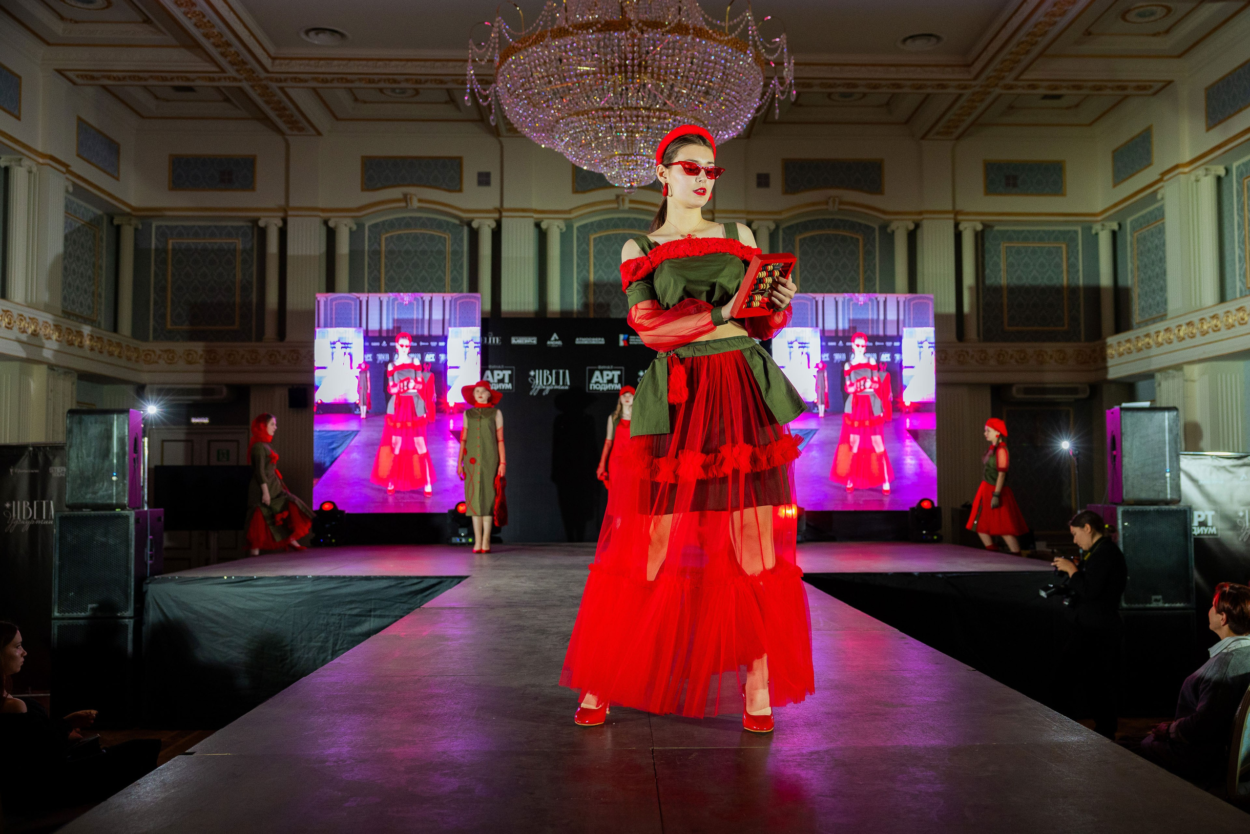 Арт-подиум «Цвета Удмуртии». Показ мод [25/10/24]. Фотограф Виноградов Константин