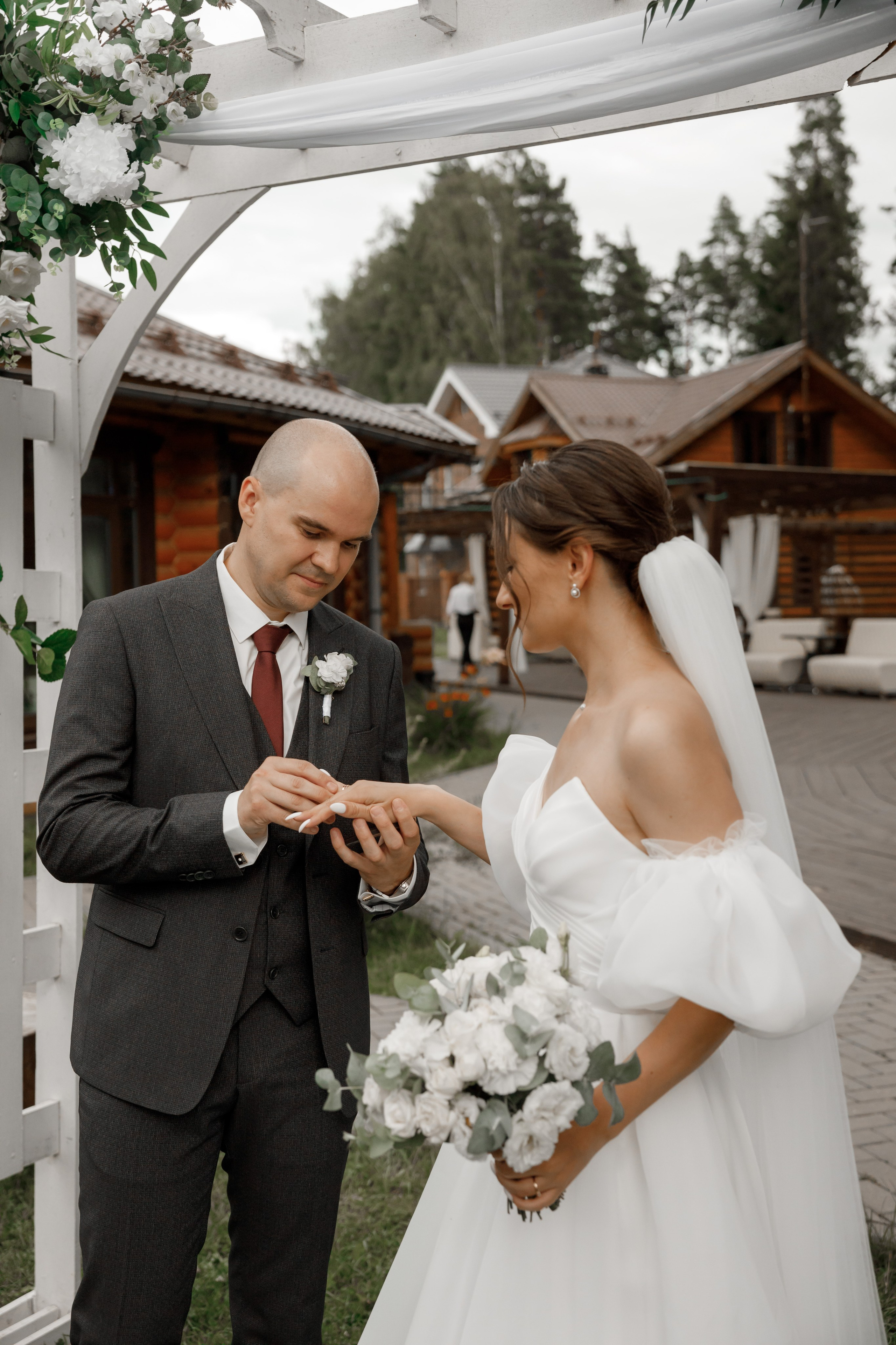 Полина и Дмитрий, загородный клуб «Барин», ЗАГС в г. Пушкино. Свадебный и репортажный фотограф (Москва, Королев и другие)