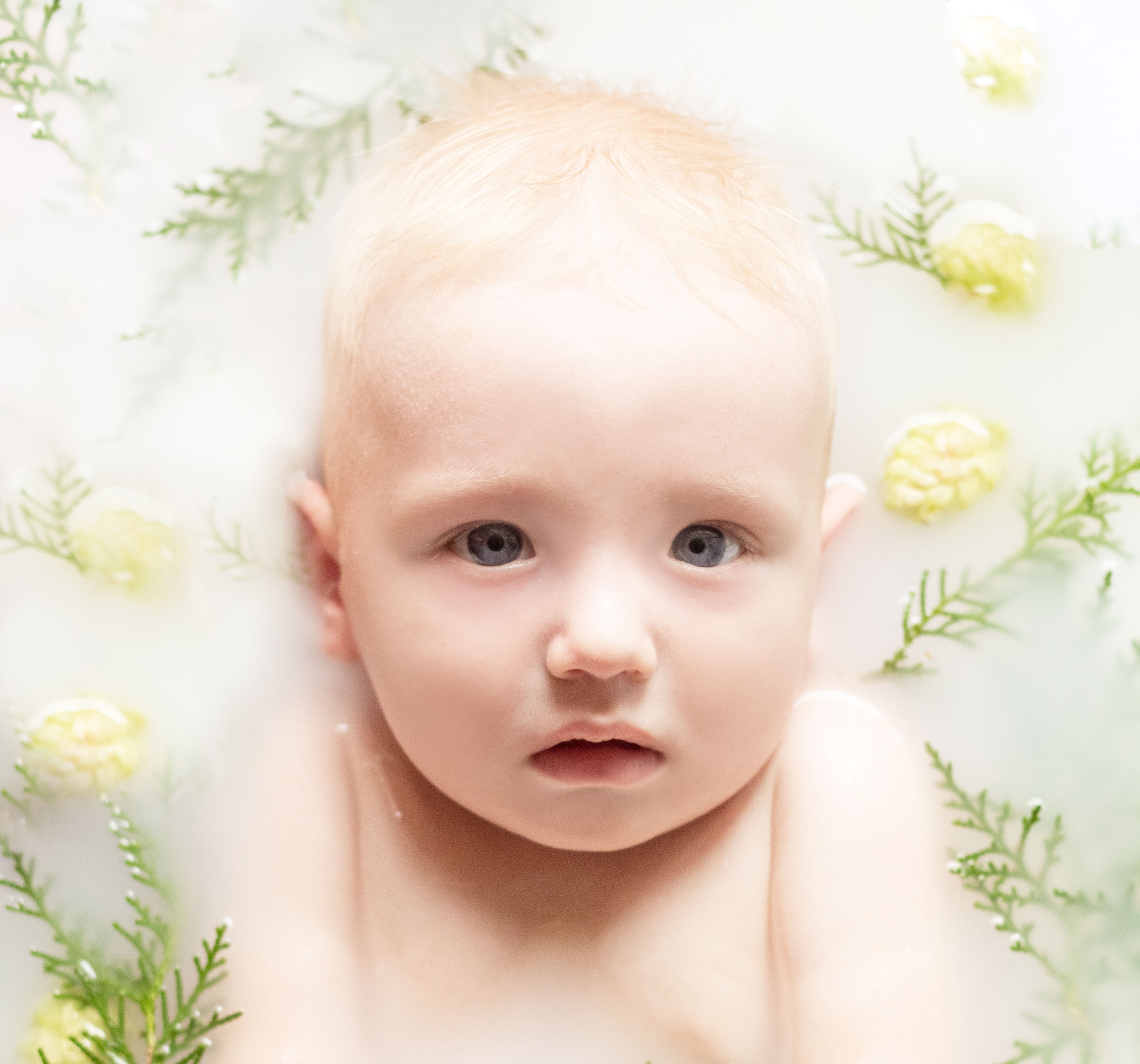 Съемка малыша «Молочные ванны». Фотограф новорожденных в Пятигорске Валерия Новкунская