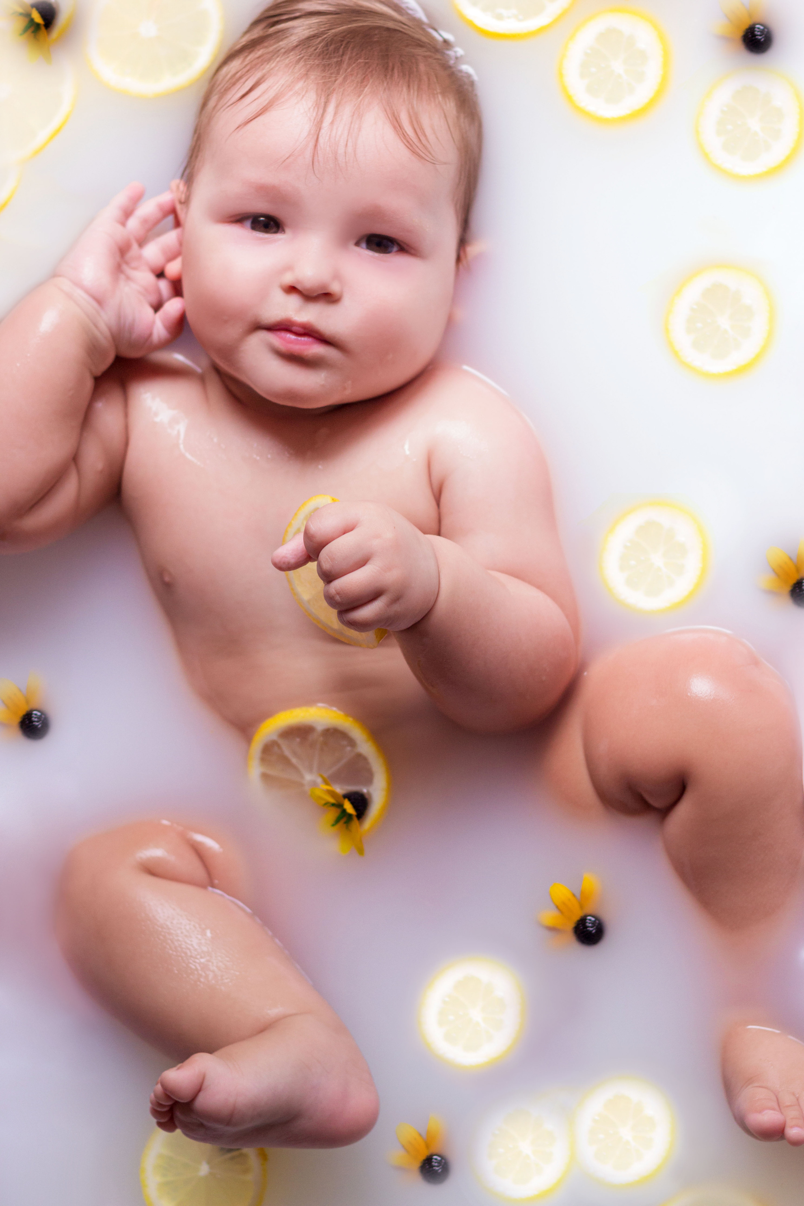 Съемка малыша «Молочные ванны». Фотограф новорожденных в Пятигорске Валерия Новкунская