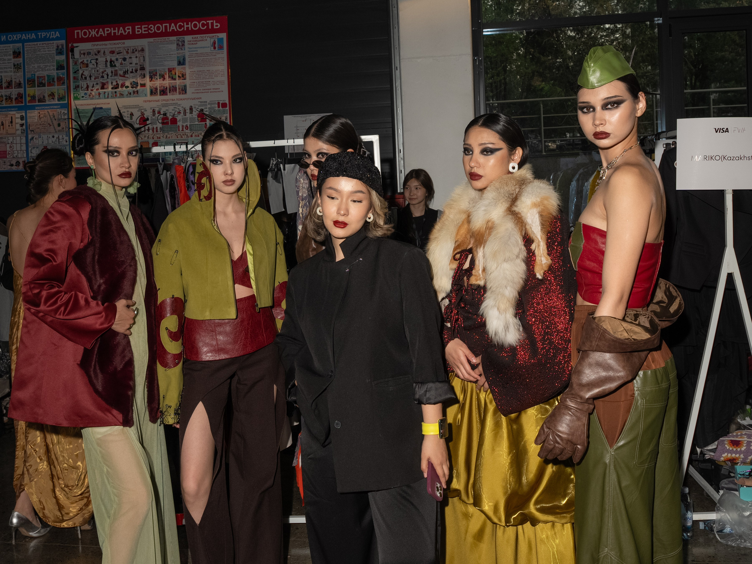 Visa Fashion week Almaty Backstage Day 3. Сайт Алматинского НЮ АРТ, будуар и фэшн фотографа Дениса Карпенко