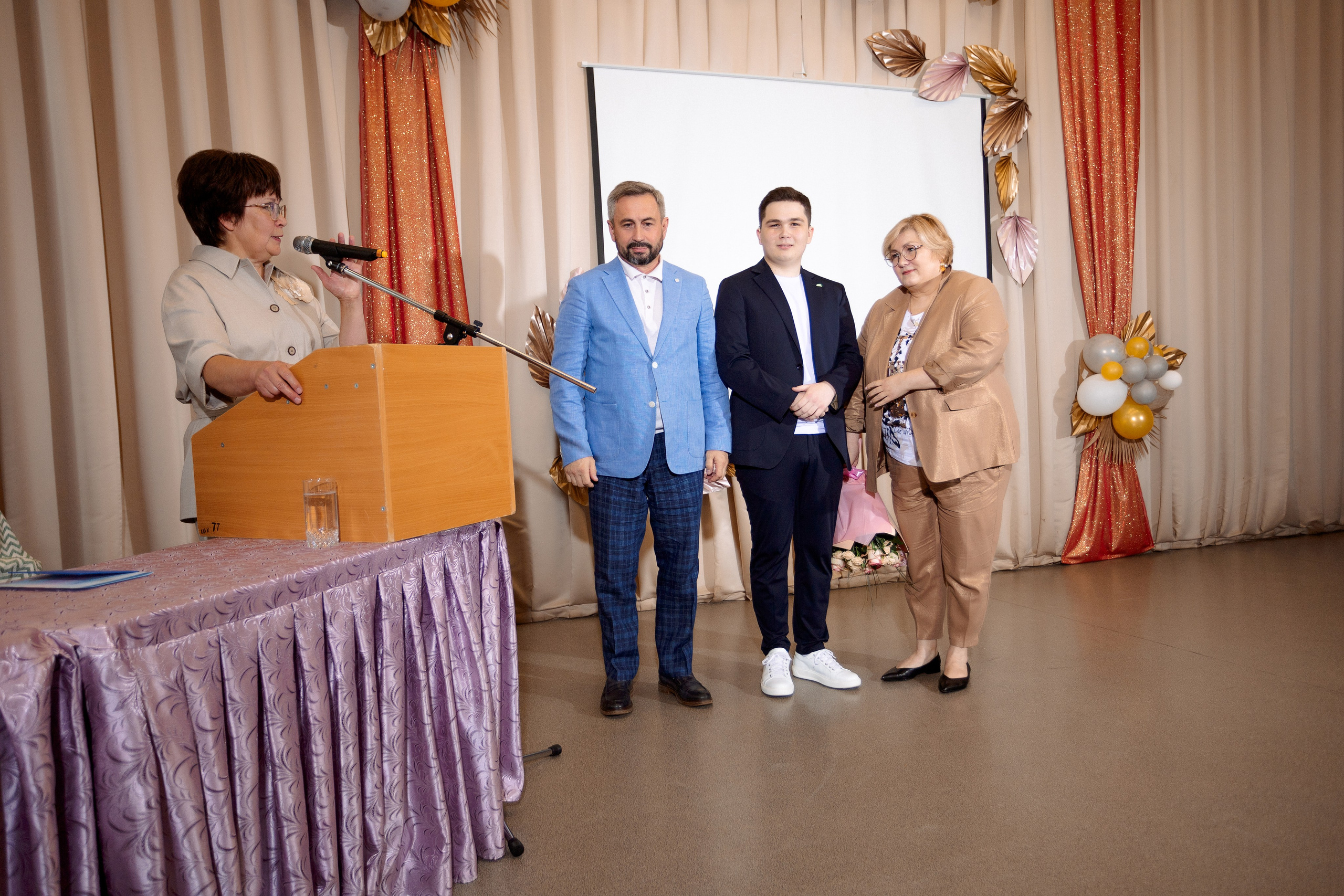 ВРУЧЕНИЕ АТТЕСТАТОВ: Пример. Все фото. Профессиональный фотограф в Ижевске Леша Петров