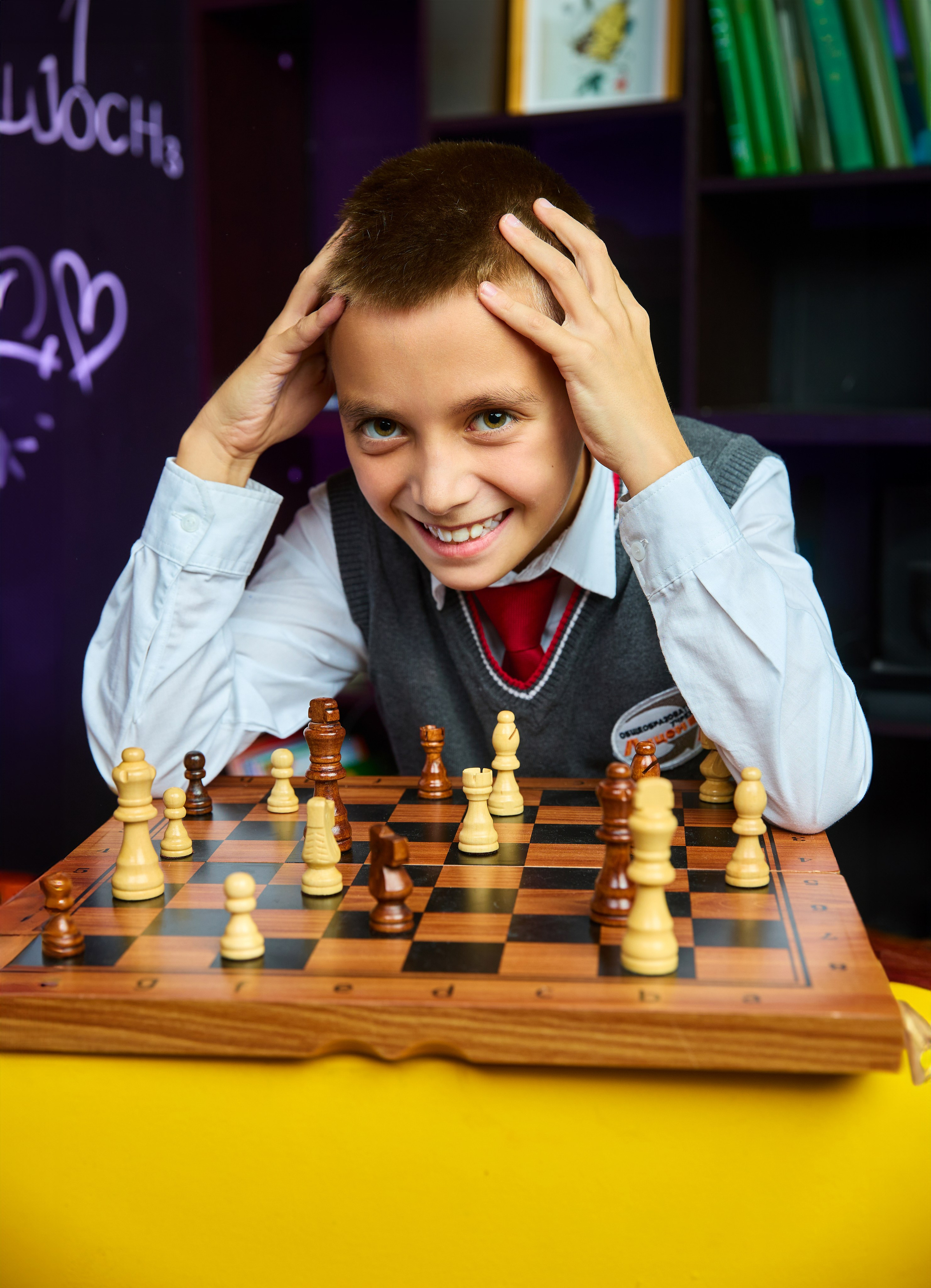 Выпускные альбомы для младших классов в Красноярске от AlbomKras 📚👶. AlbomKras -выпускные альбомы Красноярска с авторским дизайном и качественной фотосъемкой! ⭐⭐⭐⭐⭐ 5.0