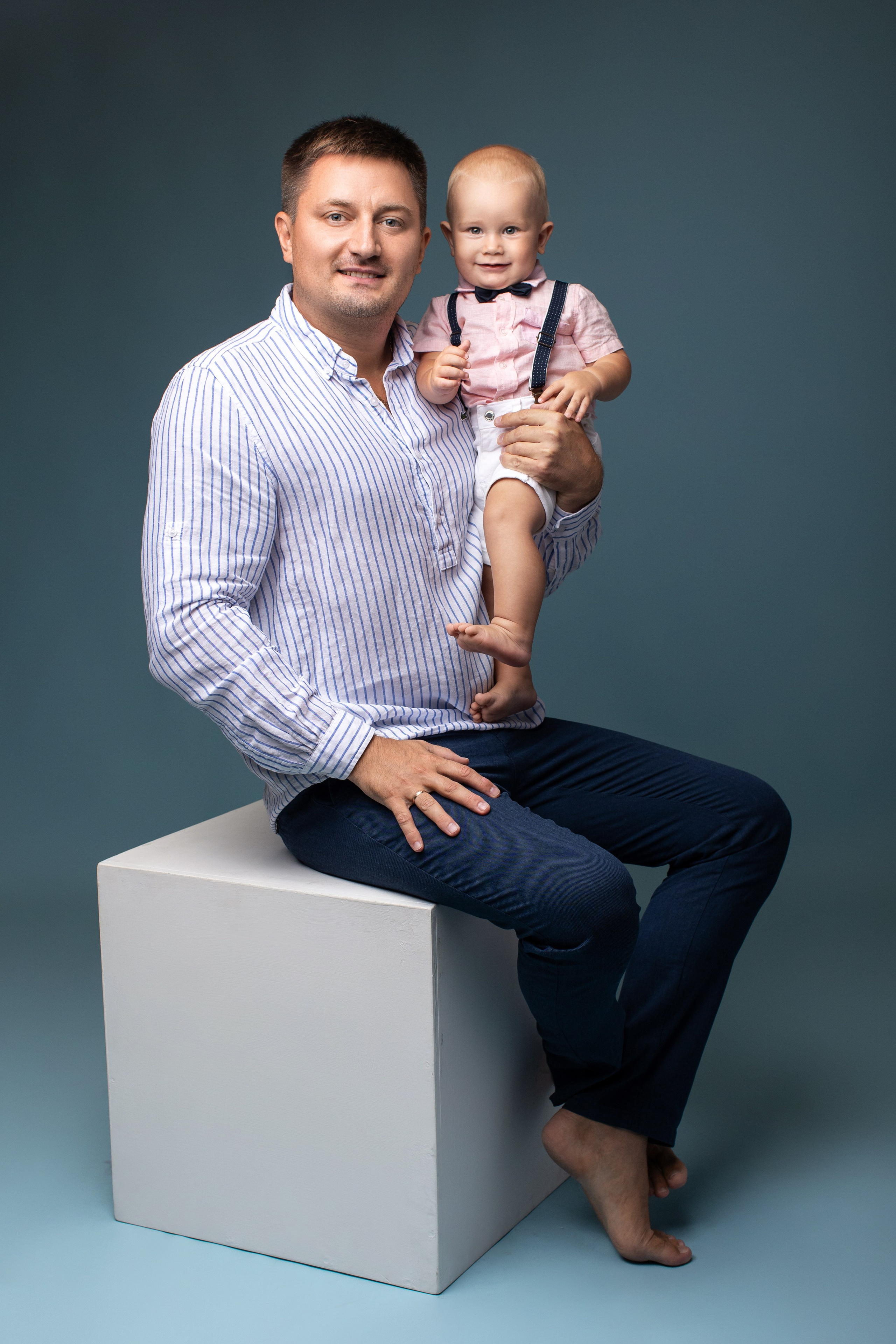 Кадры с родителями. Фотограф новорожденных, семейный фотограф в Санкт-Петербурге