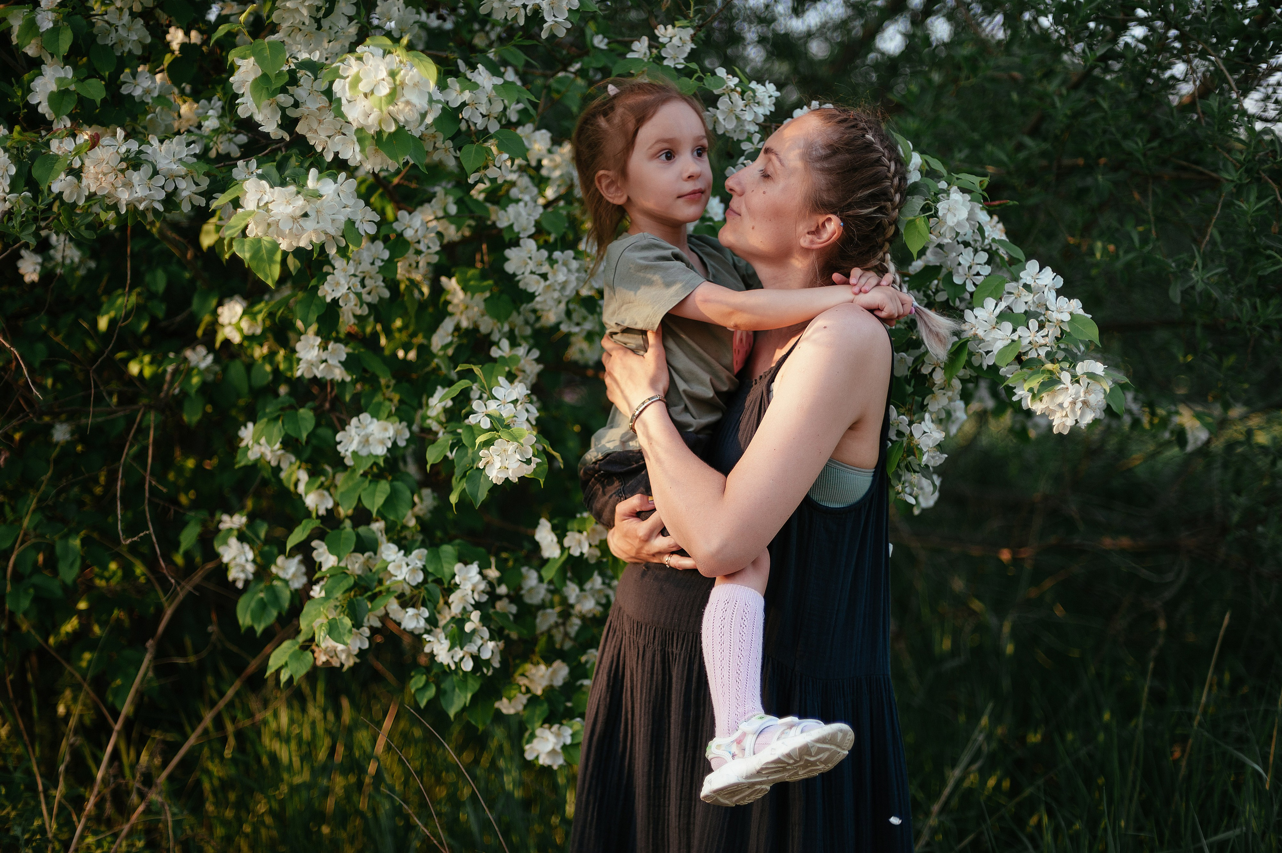 Уличная семейная фотосессия в Краснообске. Семейный фотограф Дарья Едапина Новосибирск. Фотограф Дарья Едапина Новосибирск