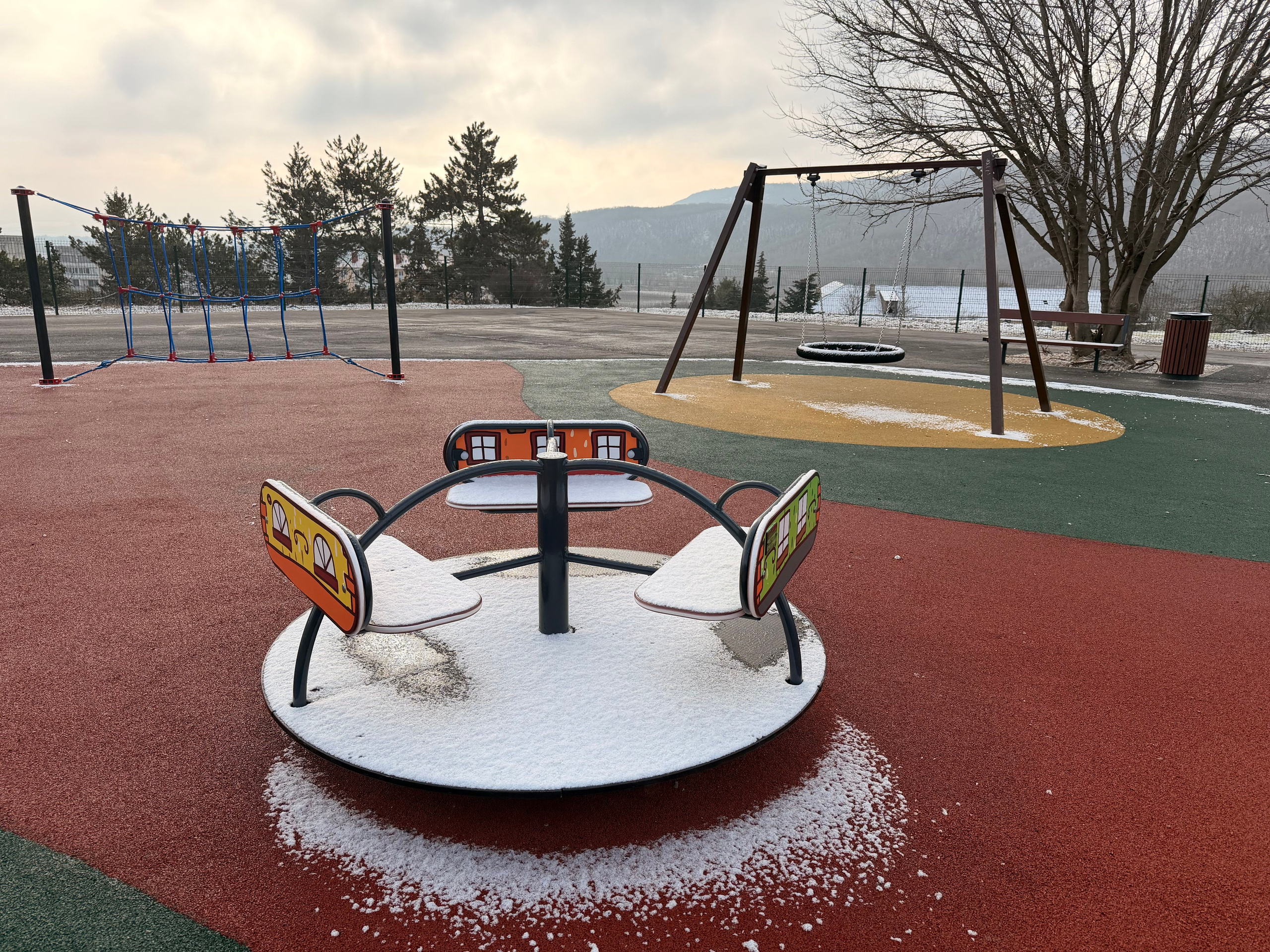 1-я очередь сквера в сельском поселении Долинное, Бахчисарайский район. Таврика МАФ Сервис, комплексное благоустройство территорий и детских площадок в Крыму