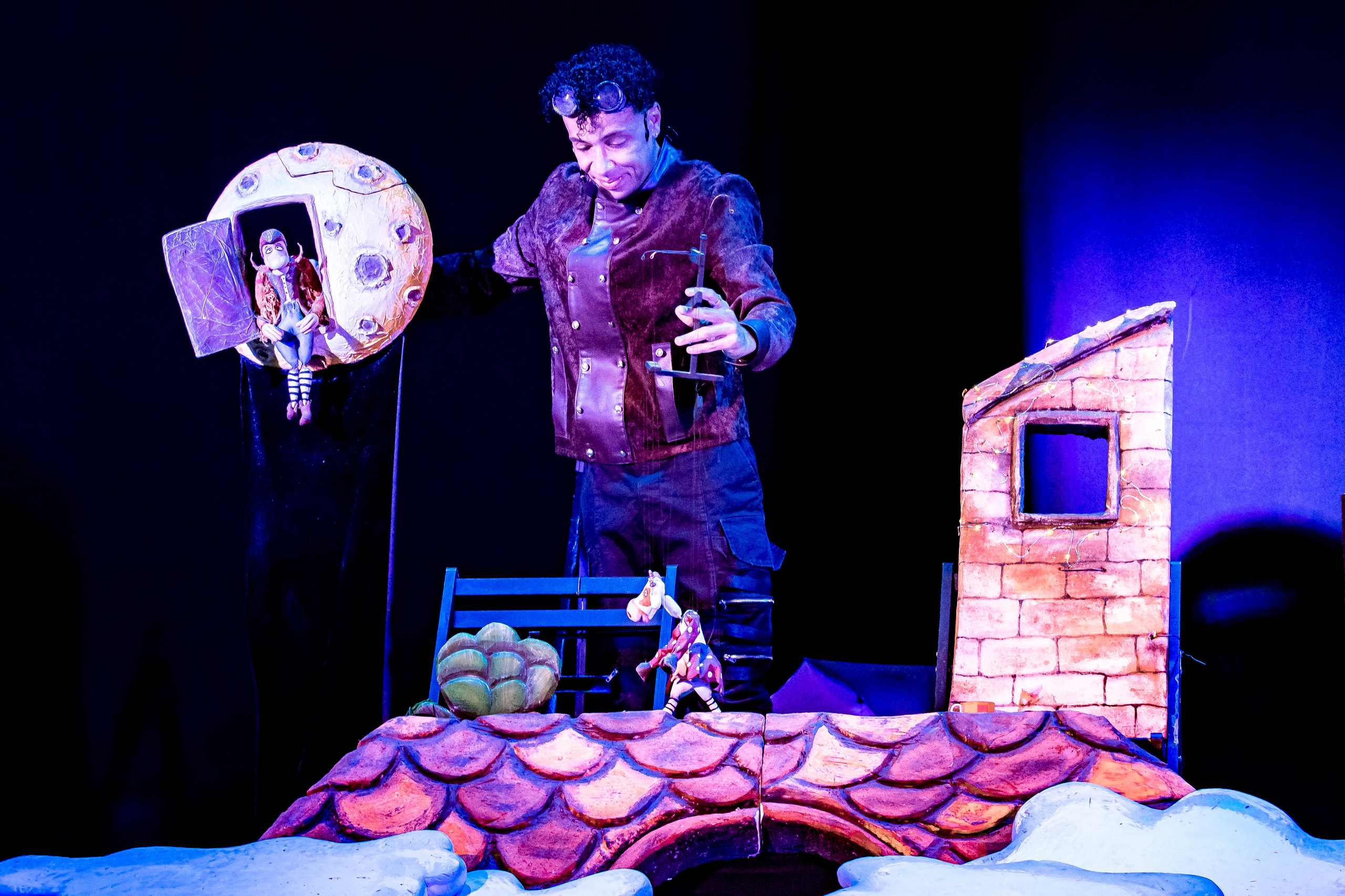 Человек с луны — спектакль кукольного театр Саквояж. Фотограф в Сочи Юрий Шептаев