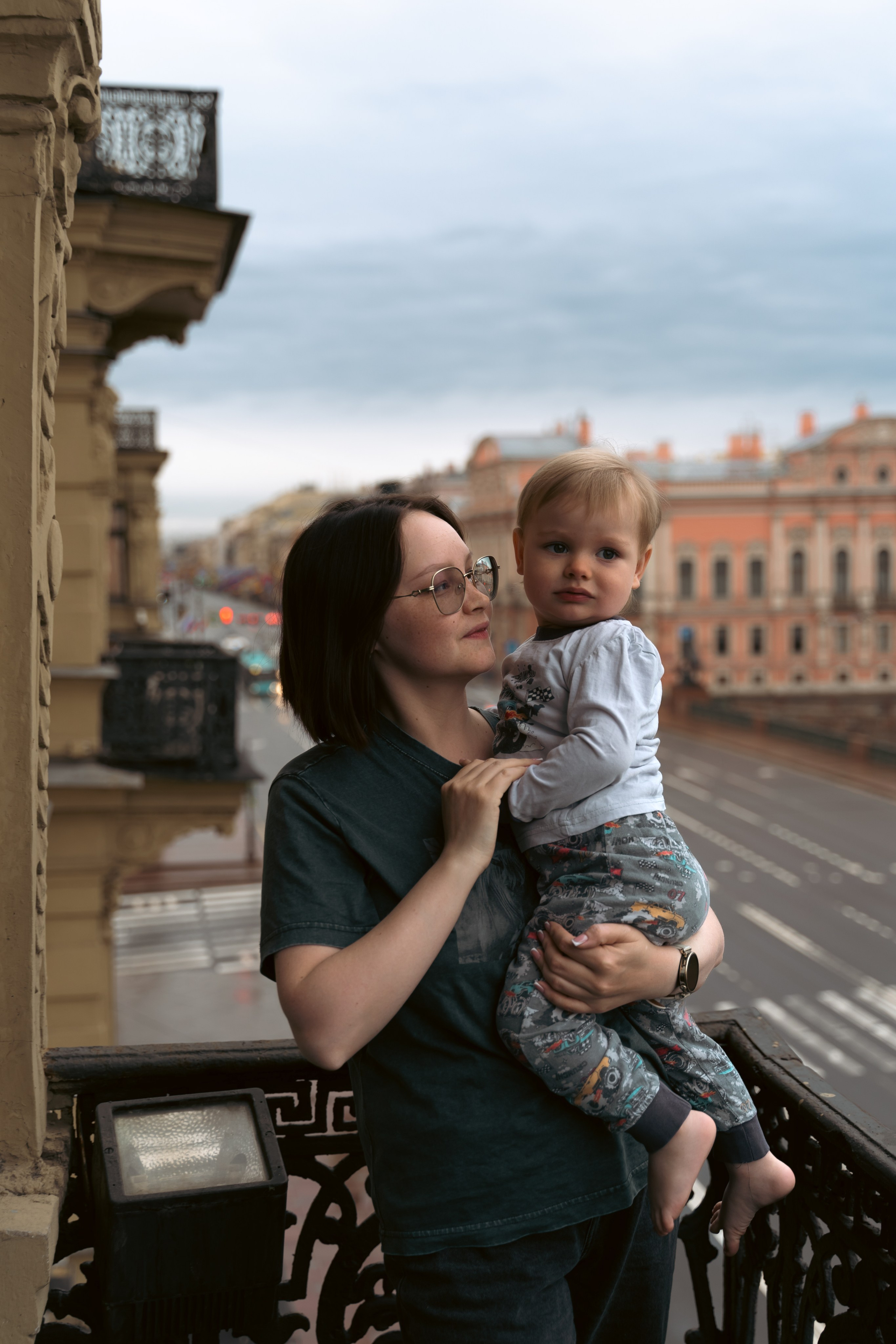 Таня и её семья 🤍 Она улыбнулась, и мне показалось, что весь мир стал светлее. — Эрих Мария Ремарк. Лайфстайл фотограф в Санкт-Петербурге — Наташа Шмидт