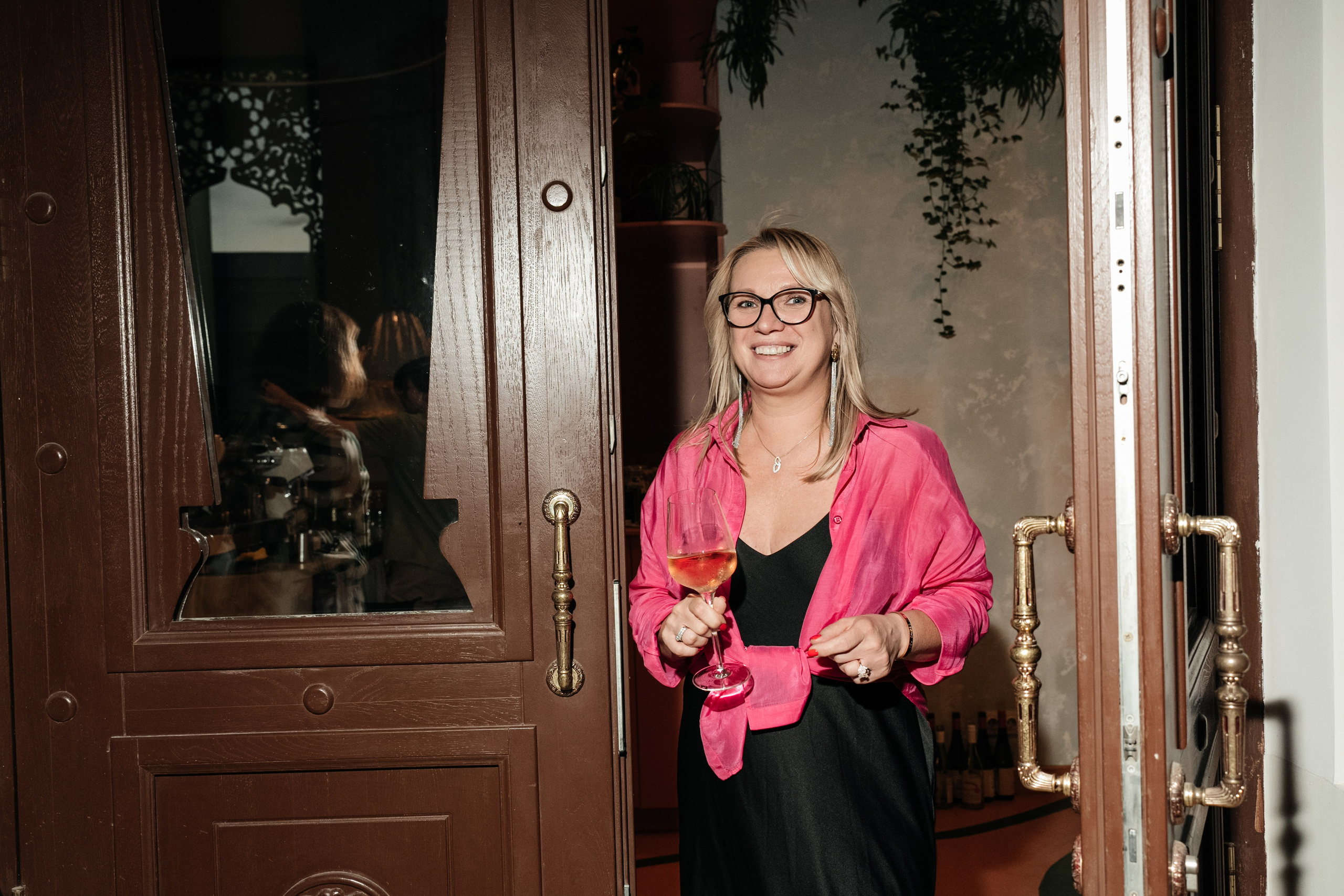 Ресторан Домик в саду, ВДНХ. Свадебный фотограф Москва Александра Аверкова