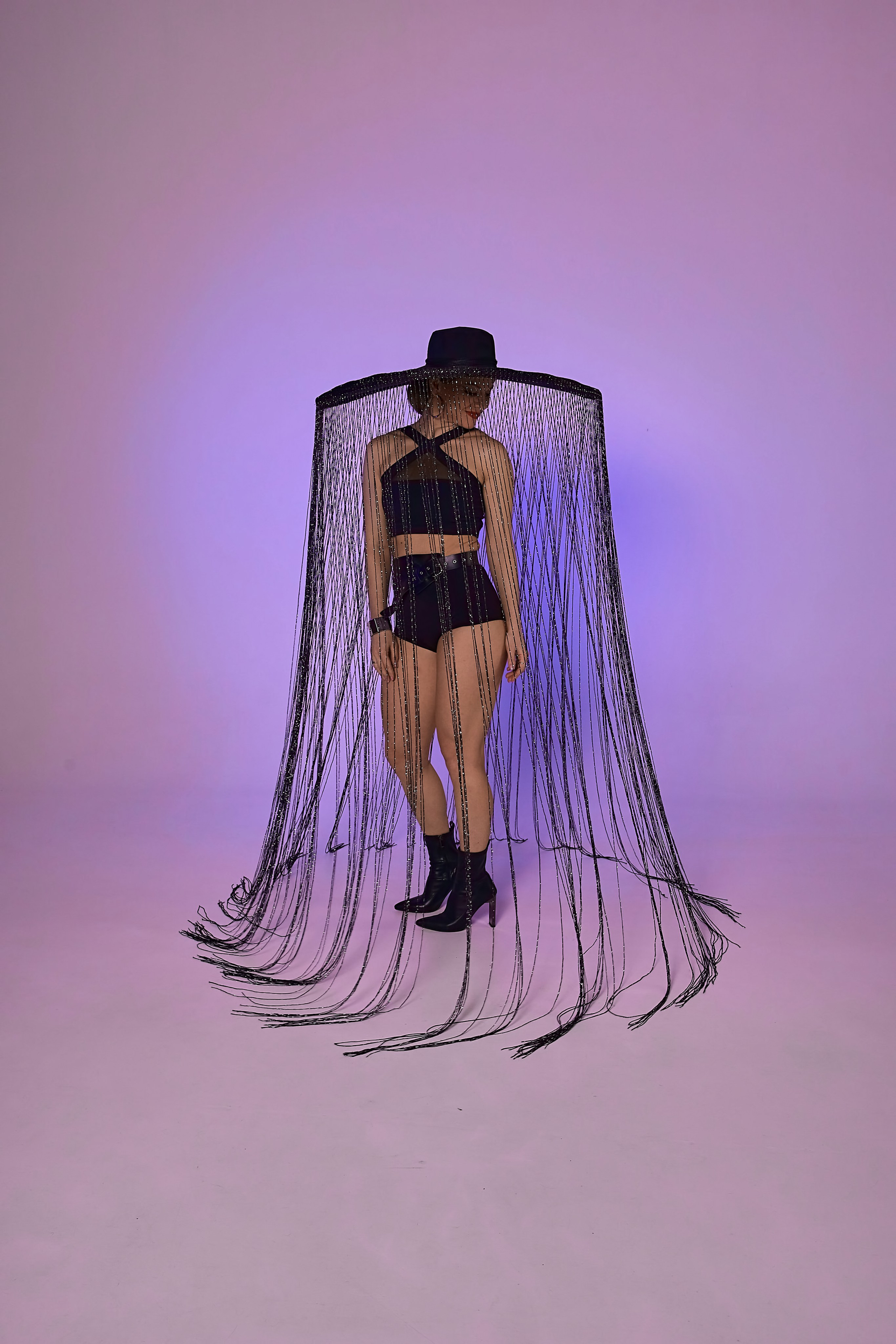 Портретная студийная фотосессия в шикарной шляпе. Семейный и свадебный фотограф в Краснодаре Михеева Светлана