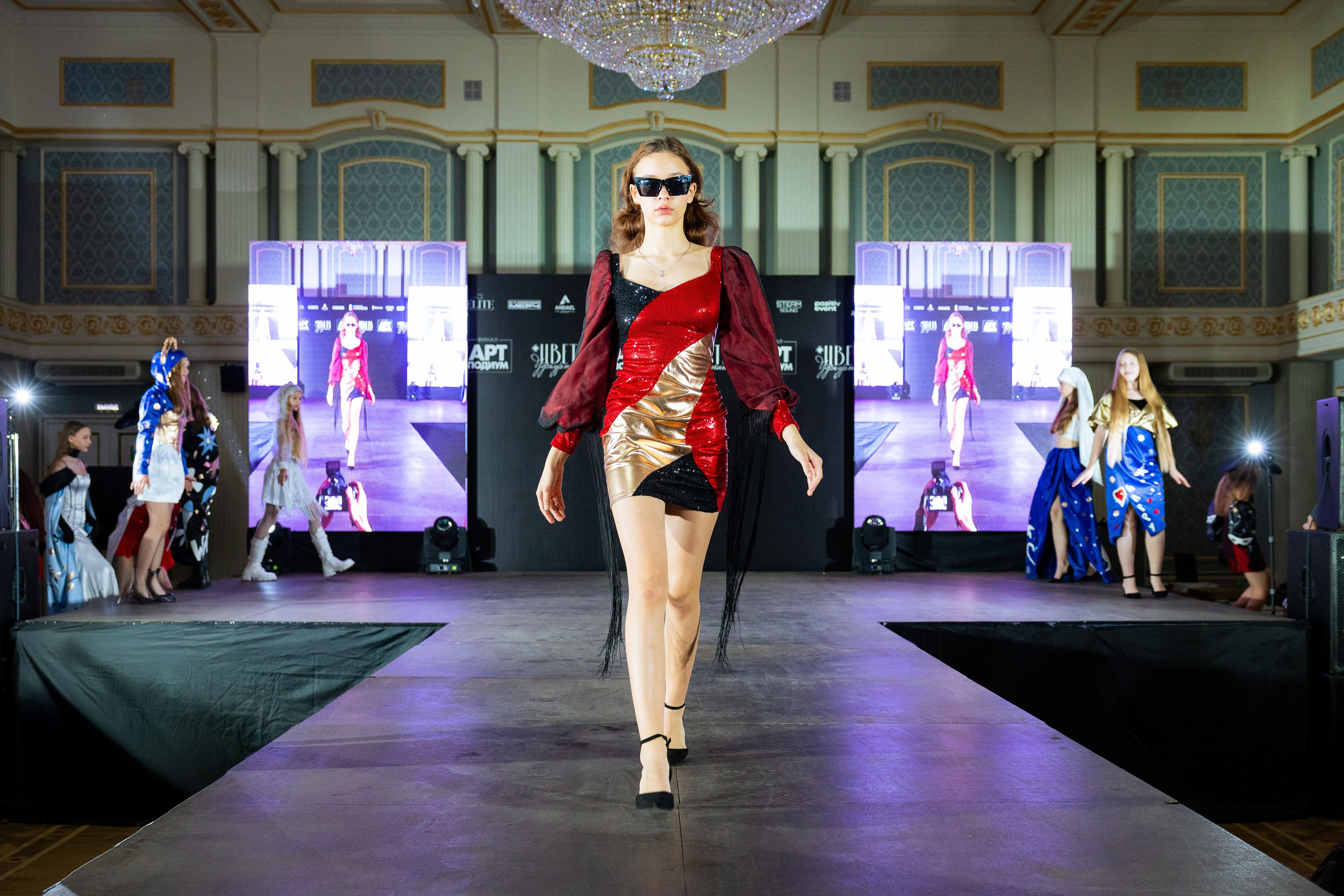 Арт-подиум «Цвета Удмуртии». Показ мод [25/10/24]. Фотограф Виноградов Константин
