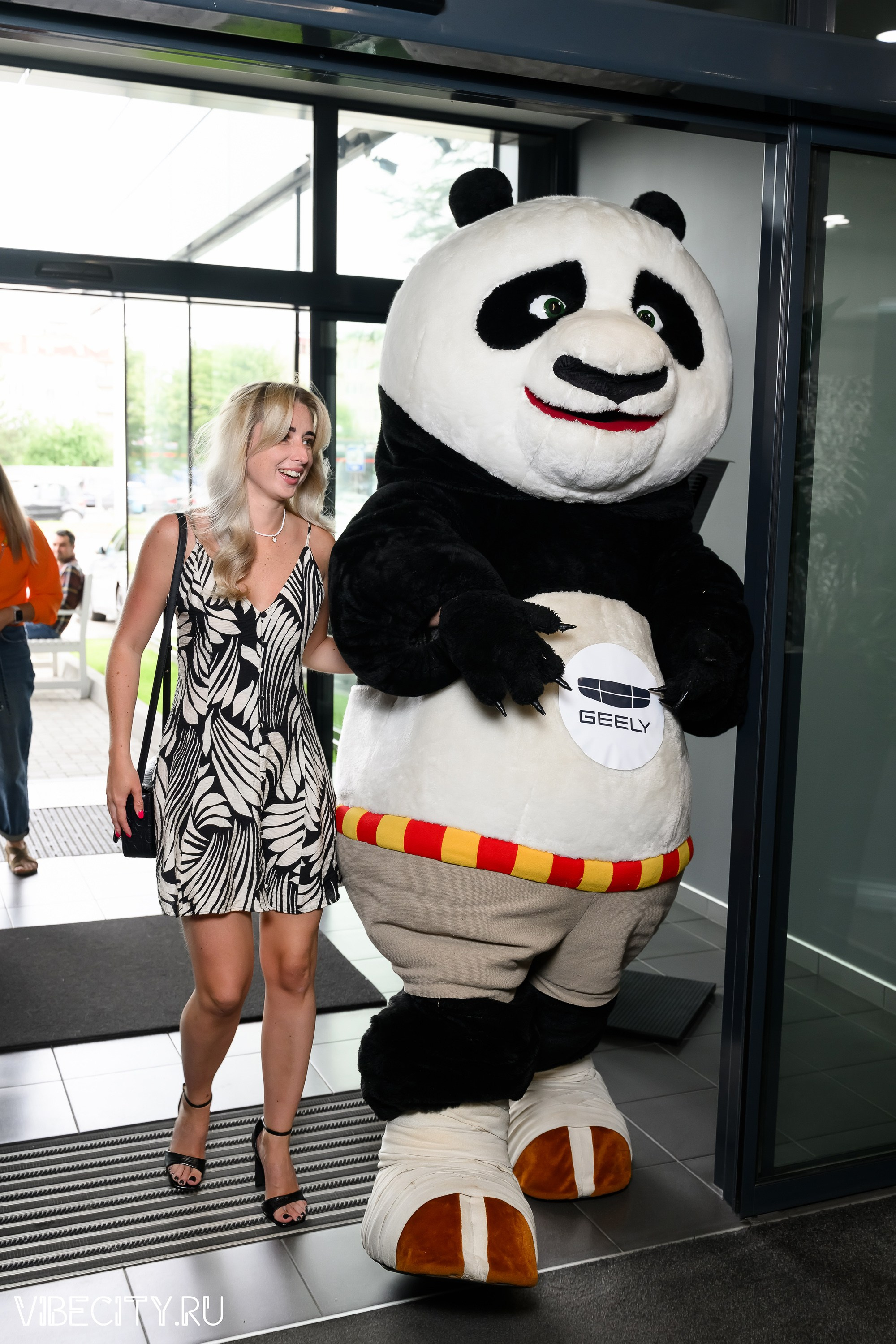 Презентация Geely Manjaro. VIBECITY.RU Вайб Сити Ру Фоторепортажи Фотоотчеты Калининград