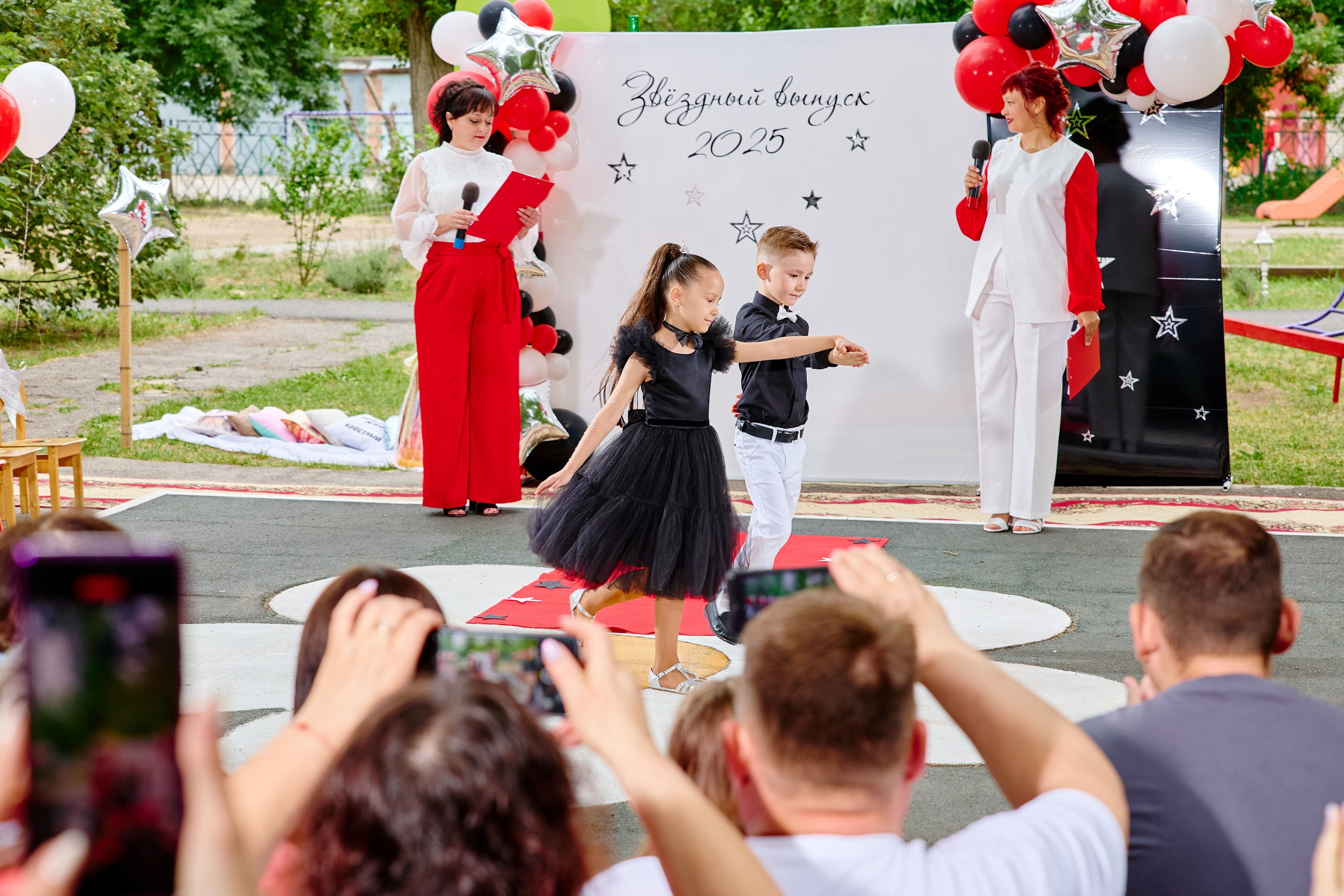 Выпускной 45 сад. Фотограф Выпускные альбомы Таганрог Сергей Коробченко