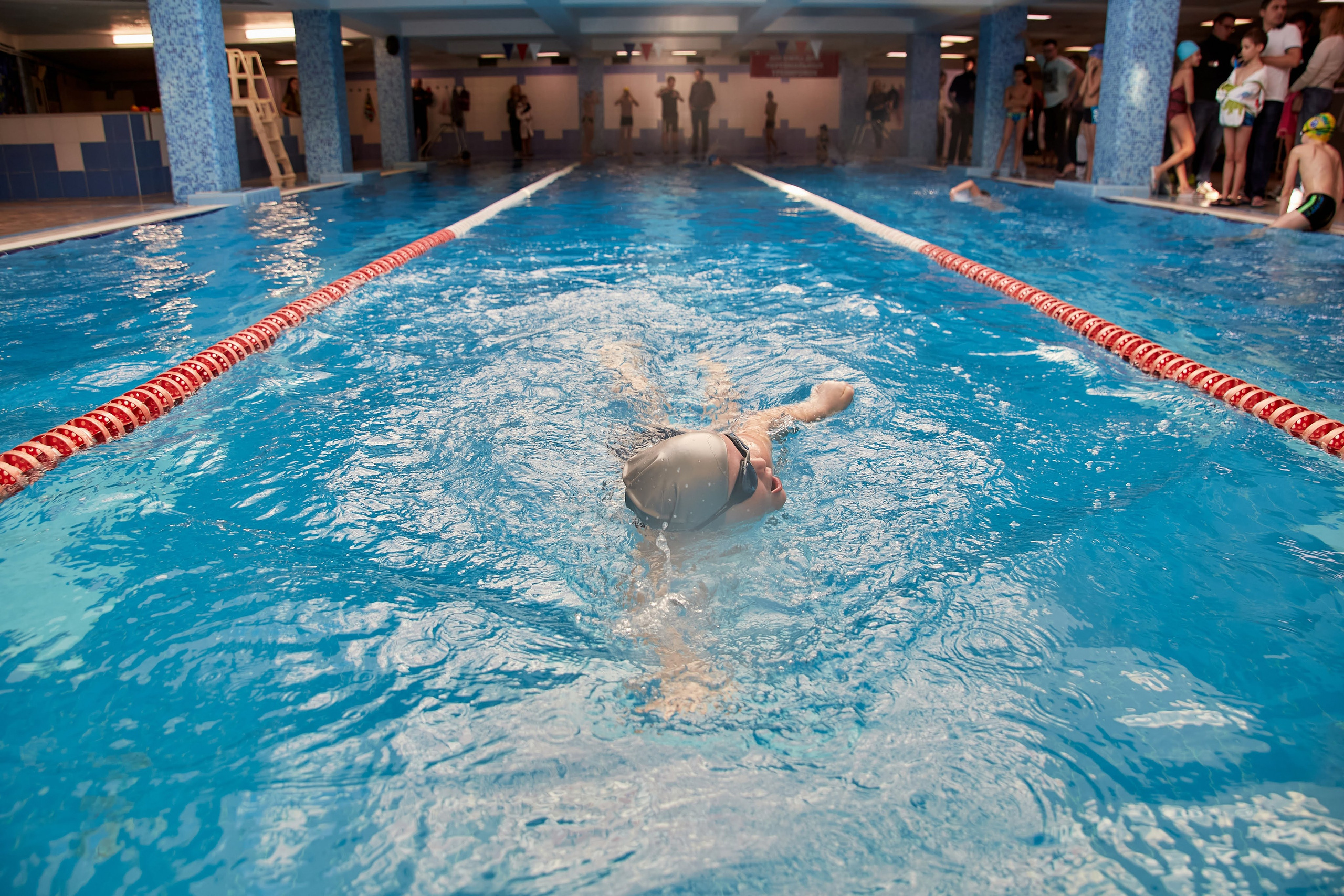 Спортивный фотограф в Самаре. Съемка детских соревнований по плаванью в Самаре