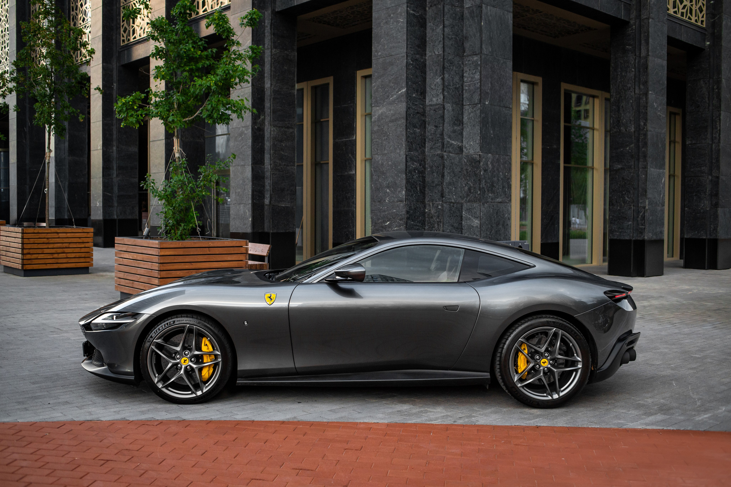 Ferrari Roma. Автомобильный фотограф в Москве Андрей Емельянов