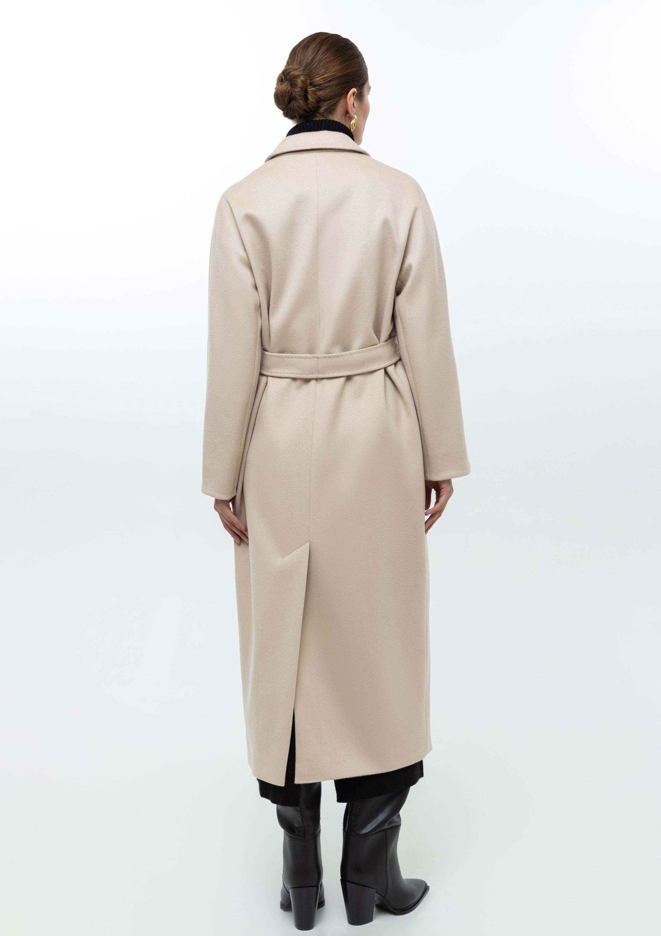 Каталог. Верхняя одежда + трикотаж бренда. 4ч,. Визажист для брендов, Фэшн продюсер Олеся Глушкова