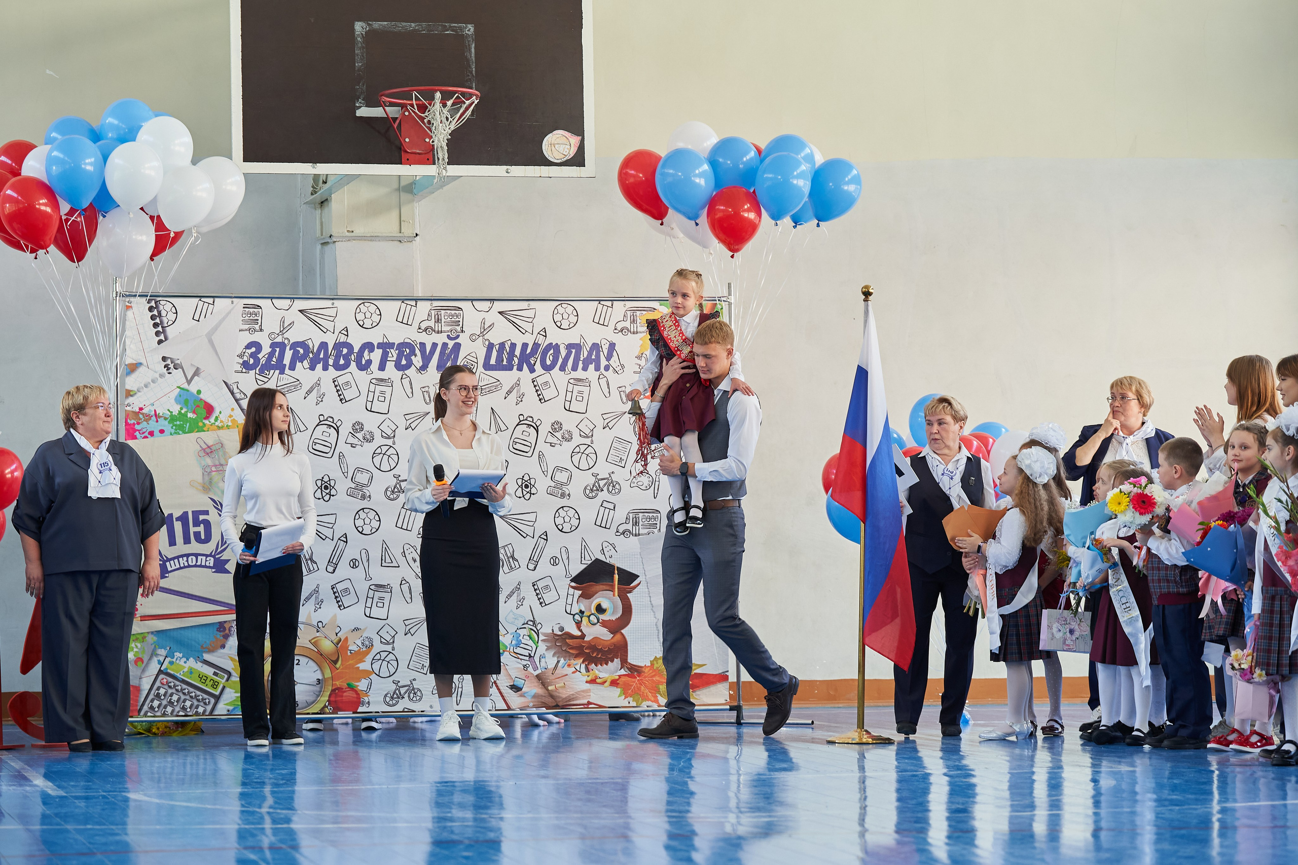 Школьная линейка 1 сентября. Выпускные альбомы в Екатеринбурге, от Анастасии Саловой