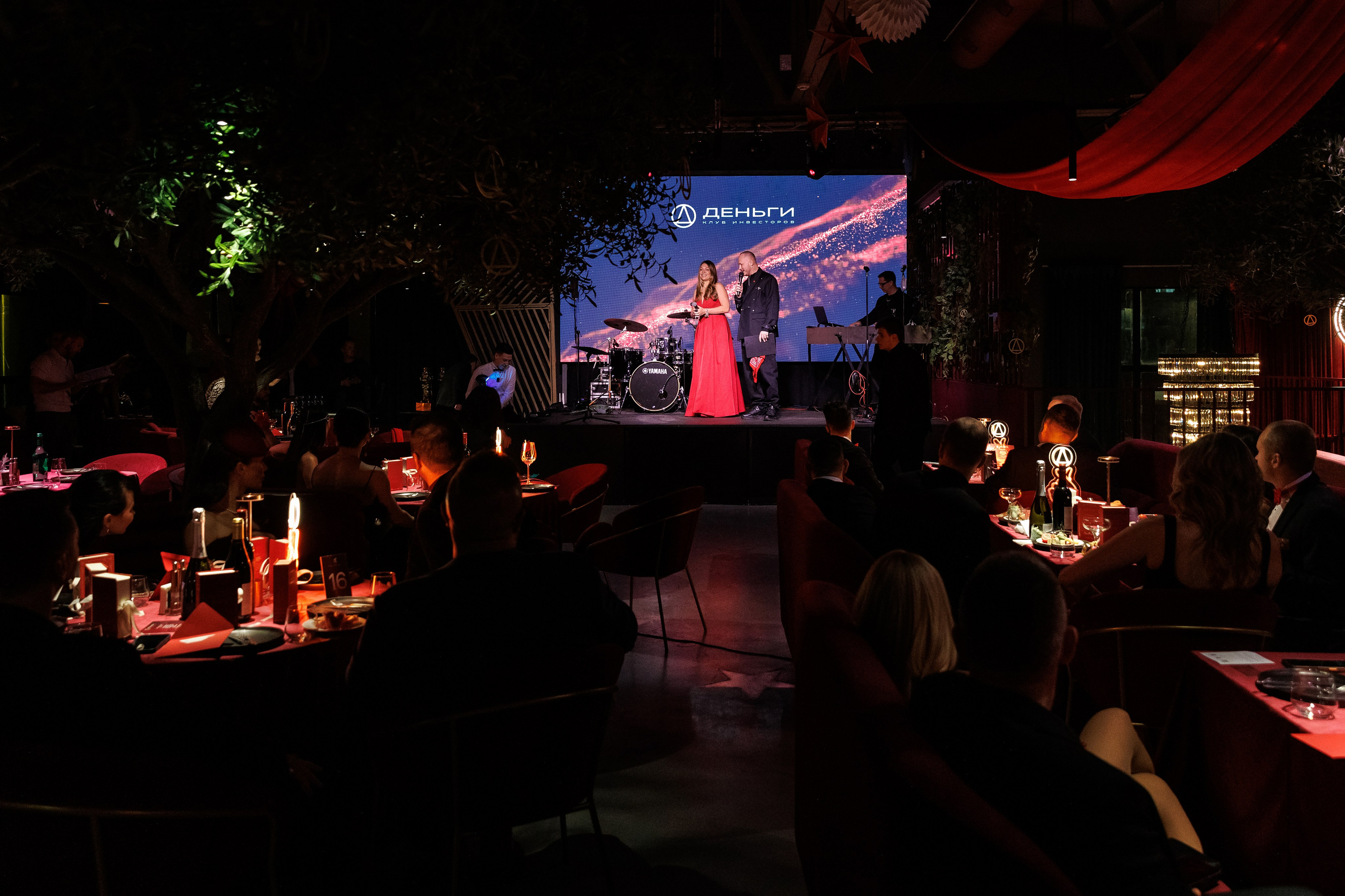 Новогодняя вечеринка клуба «Деньги»