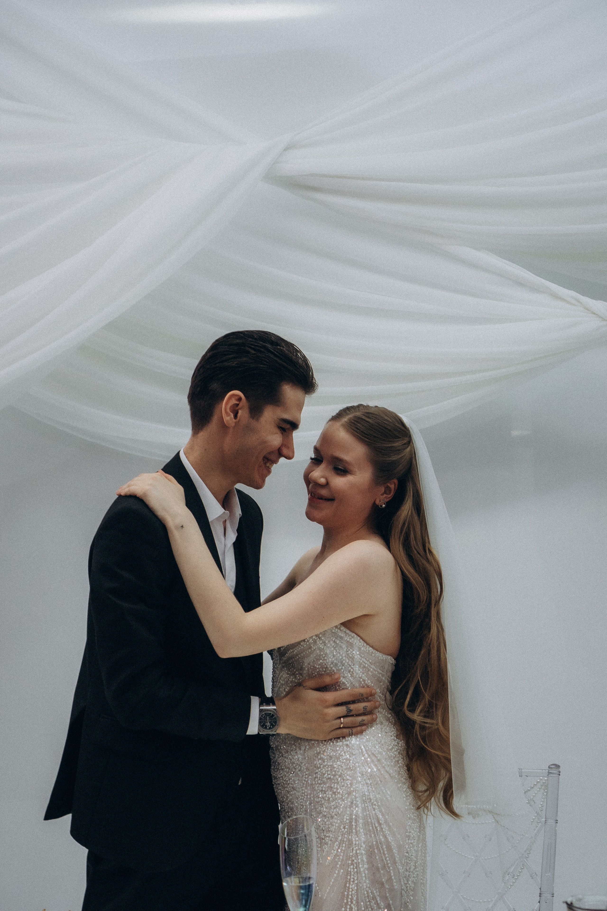 СВАДЕБНАЯ СЬЕМКА СБОРОВ В ОТЕЛЕ И ВЫЕЗД НА ЦЕРЕМОНИЮ (СНЯТО В СИБИРЕ В НИЖНЕВАРТОВСКЕ). Профессиональный фотограф, Санкт-Петербург — Виктория Богомолова