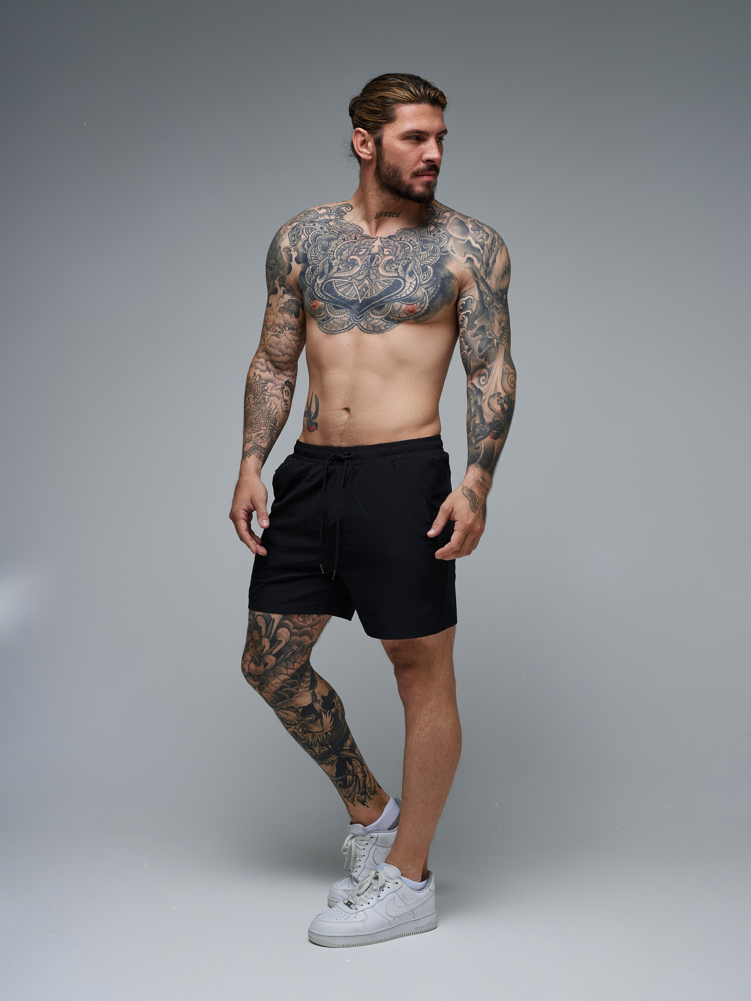 Шорты Moviqlo. Фотограф для маркетплейсов в Москве