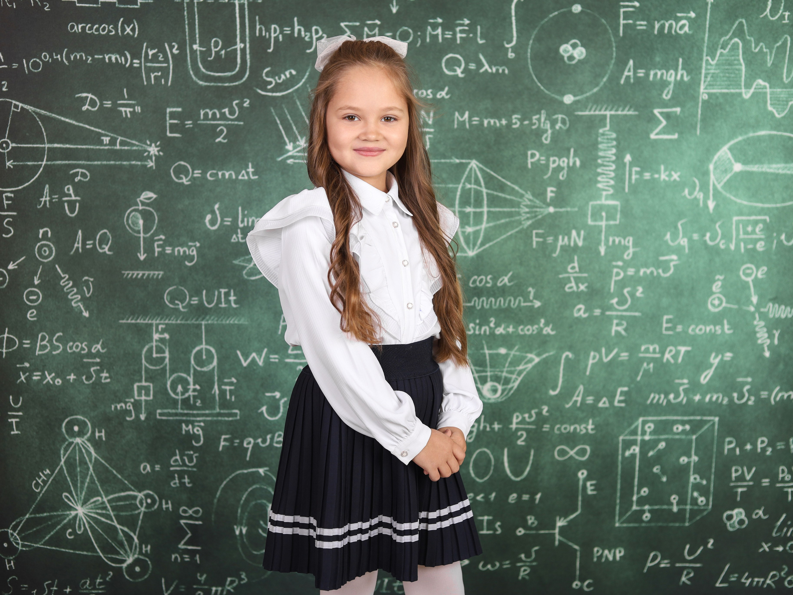 Выпускная книга "Ветер". Выпускные альбомы в Тюмени для школ, садов, вузов спортивных секций