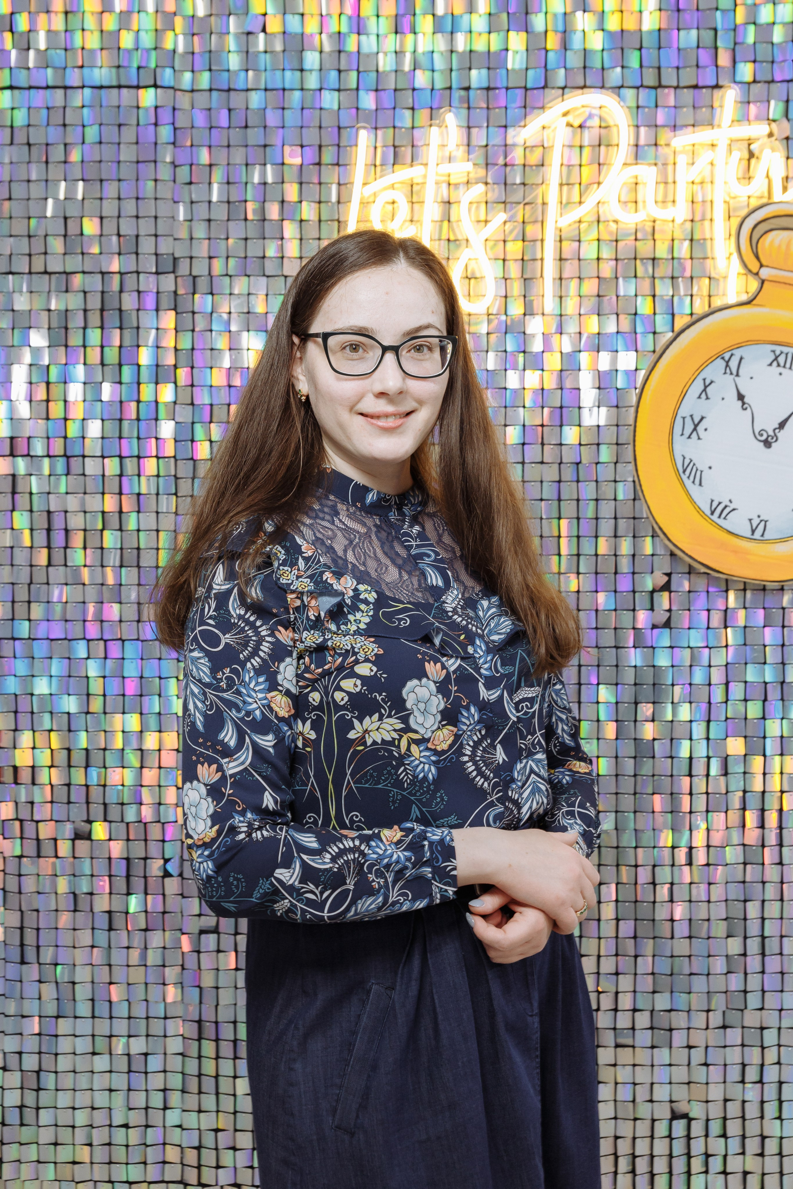 Олеся празднует свое 6 летие в компании Алисы, Чеширского кота и друзей. Событийный фотограф Максим Бескоровайновнов