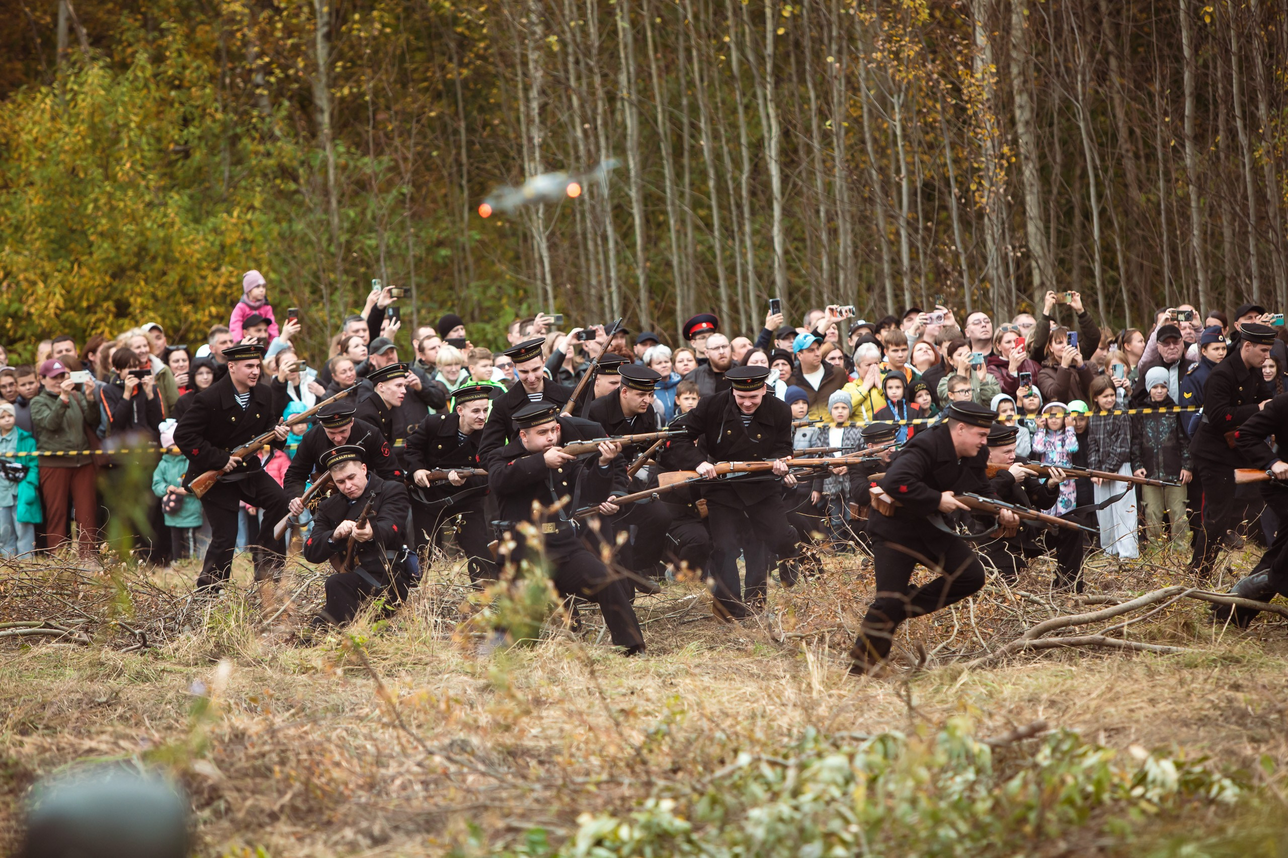 04.10.26 Реконструкция боя Петергофского десанта. Александр спб ру фотограф
