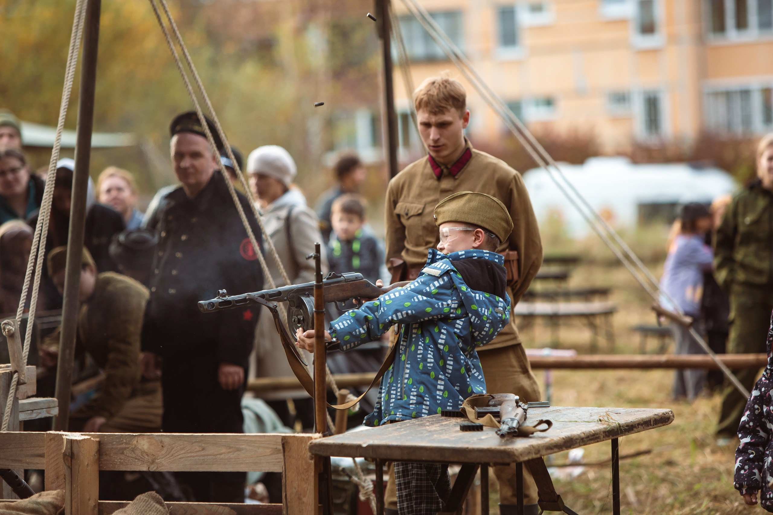 04.10.26 Реконструкция боя Петергофского десанта. Александр спб ру фотограф