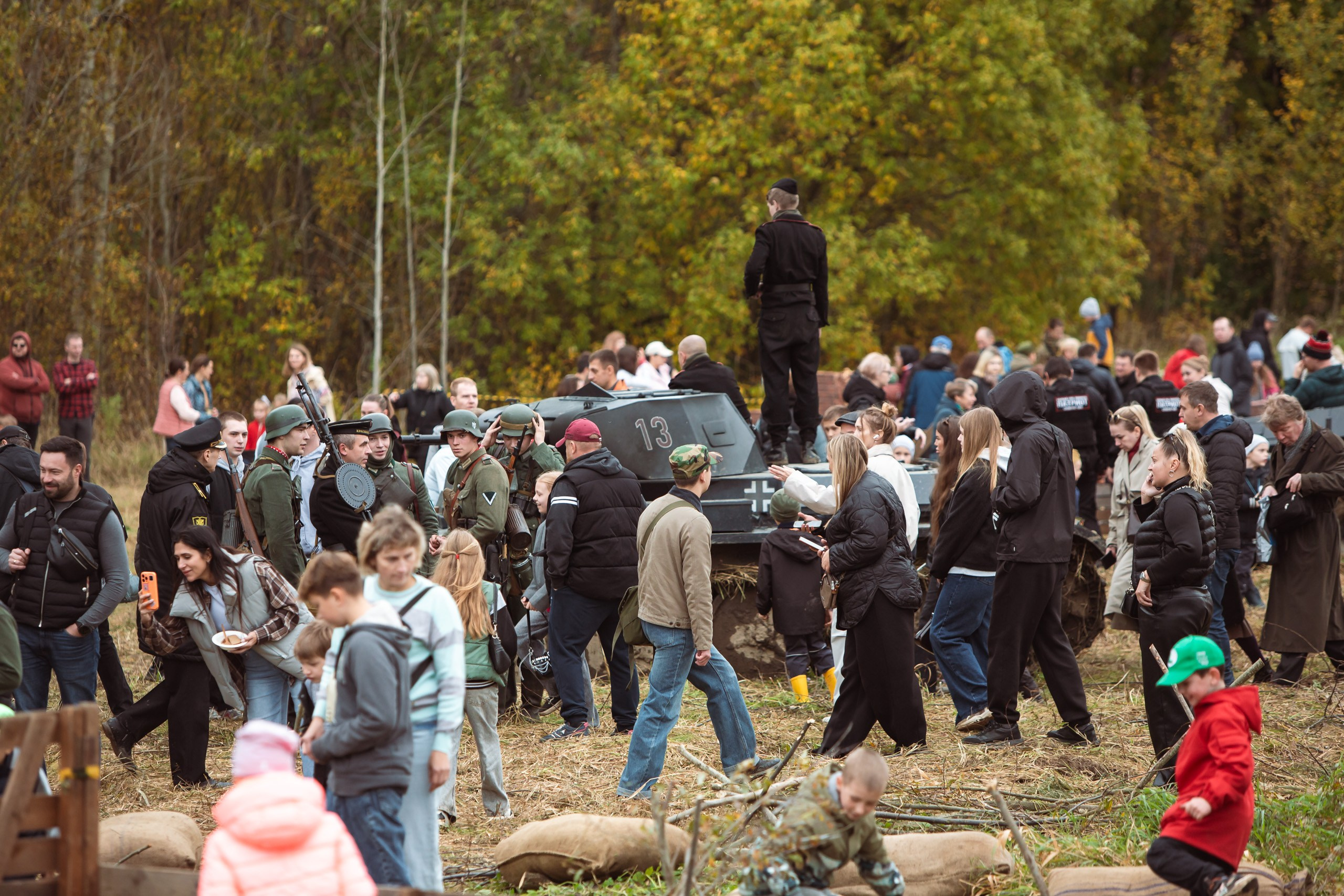 04.10.26 Реконструкция боя Петергофского десанта. Александр спб ру фотограф