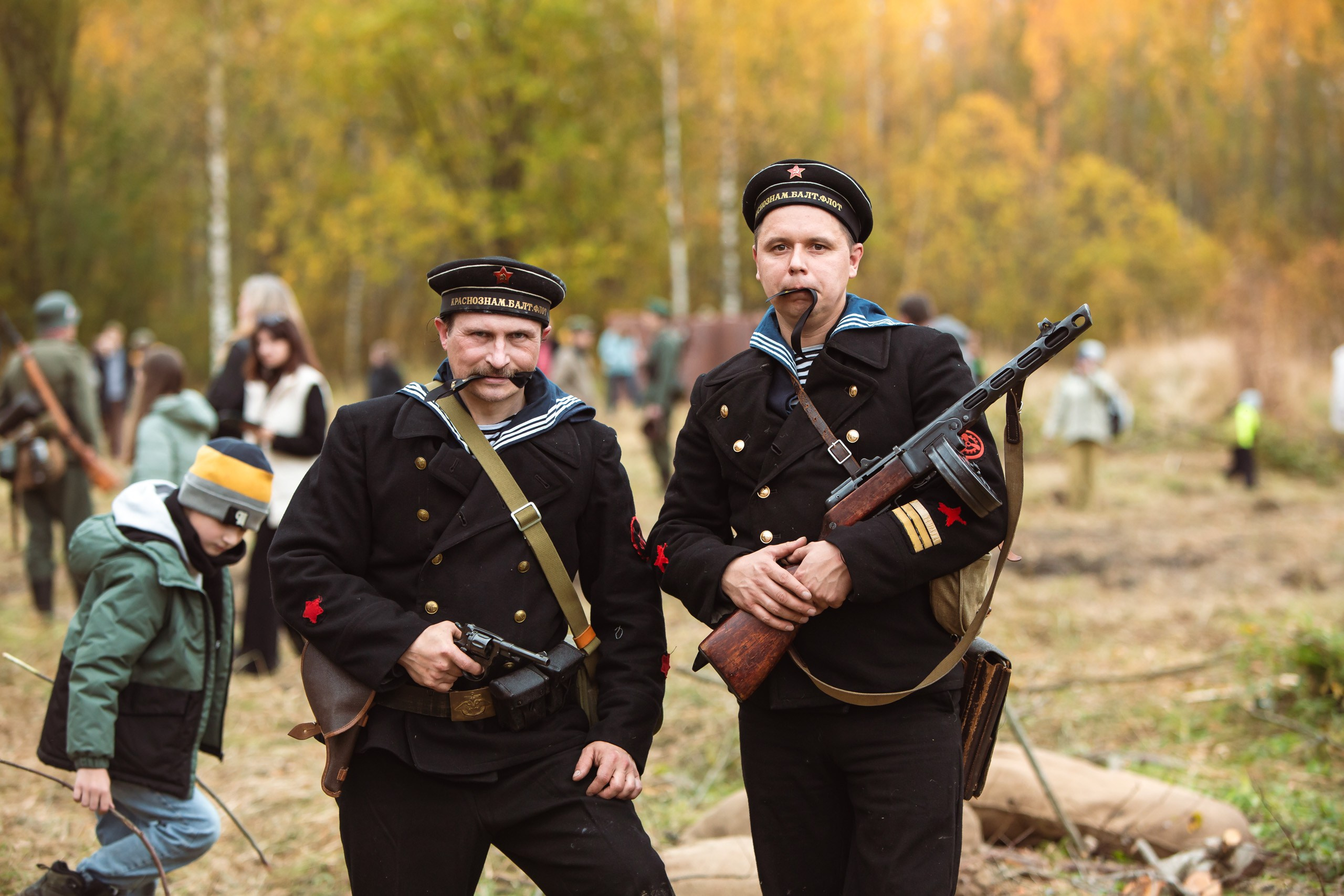 04.10.26 Реконструкция боя Петергофского десанта. Александр спб ру фотограф
