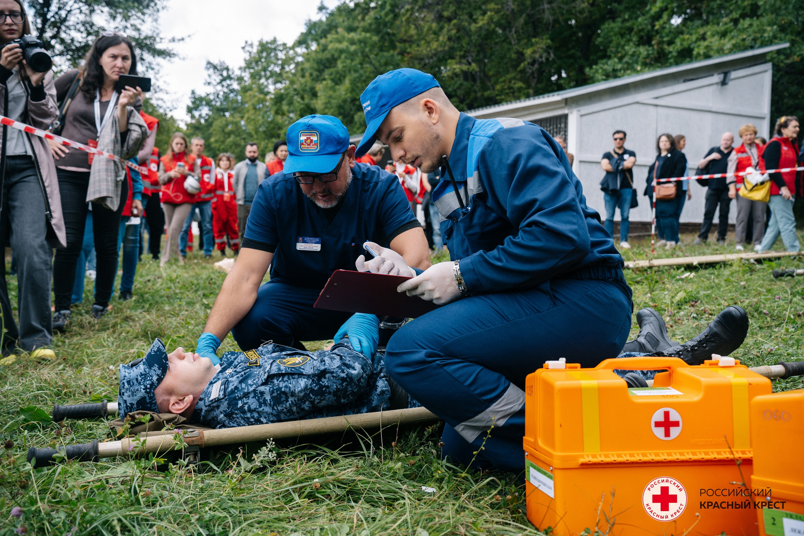Красный крест | Дегас, медвежья берлога. Фотограф в Воронеже Ольга Космодемьянская