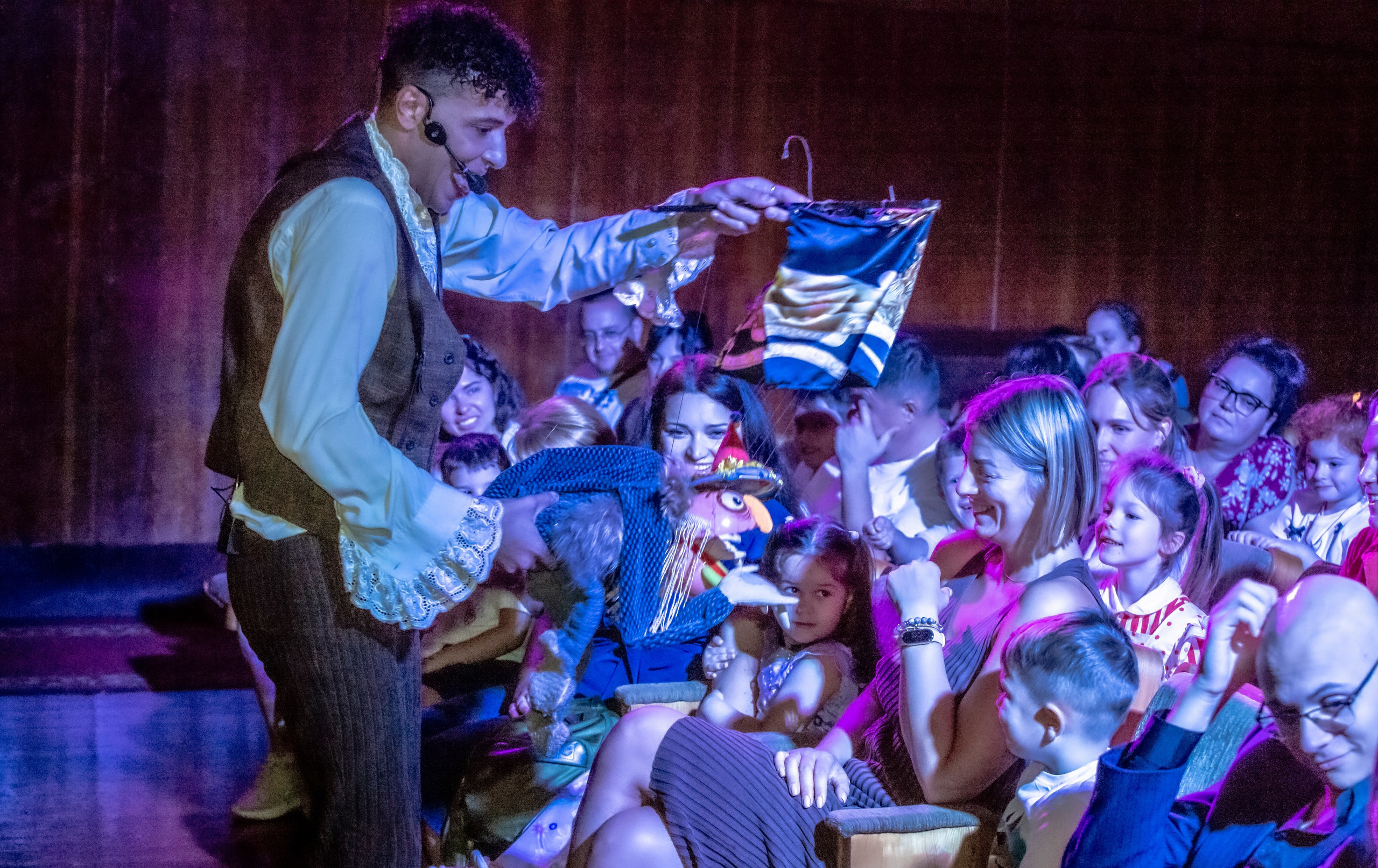 Маленькая ведьма спектакль театра Саквояж. Фотограф в Сочи Юрий Шептаев