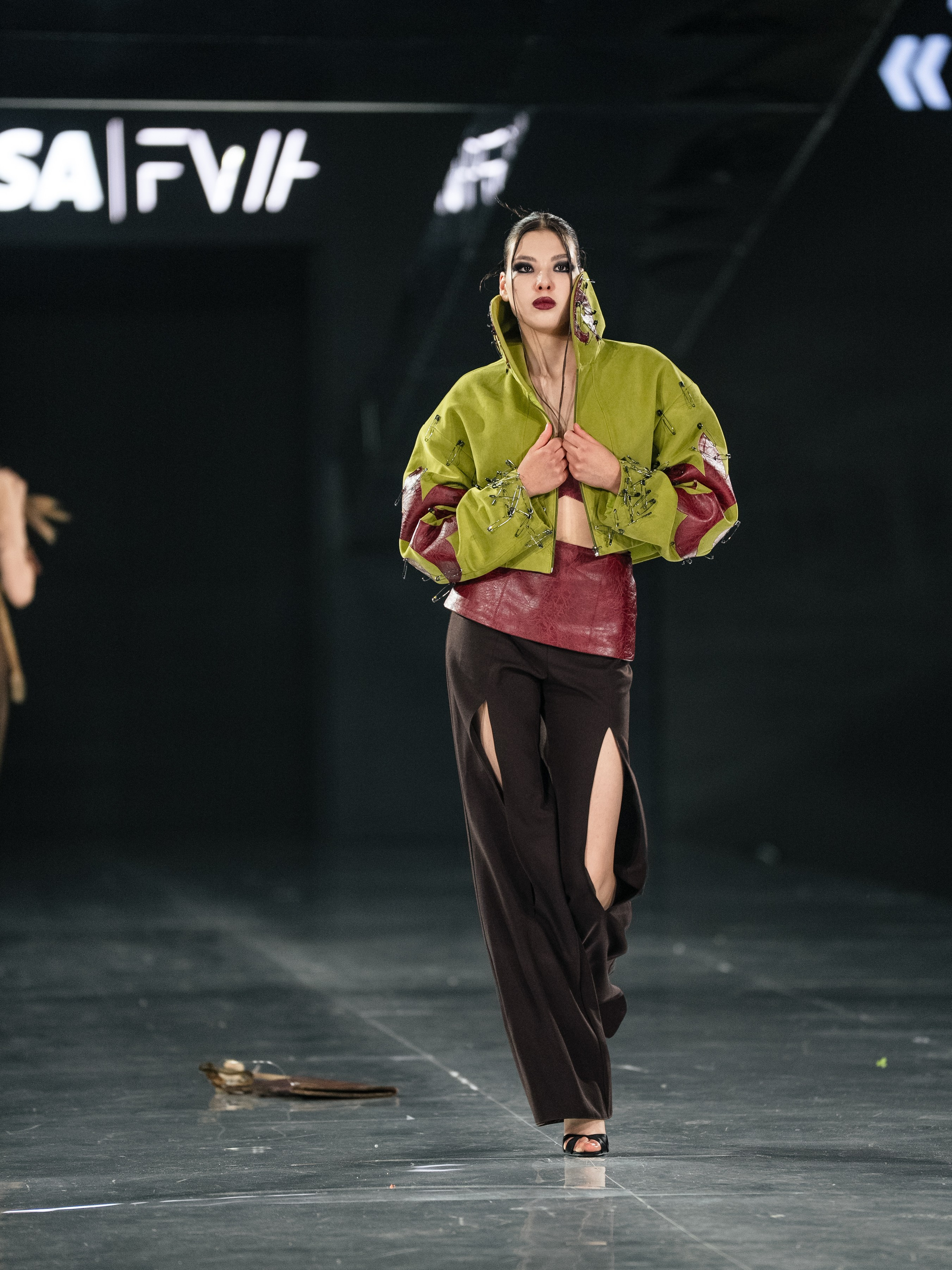 Visa Fashion Week SAKH. Сайт Алматинского НЮ АРТ, будуар и фэшн фотографа Дениса Карпенко