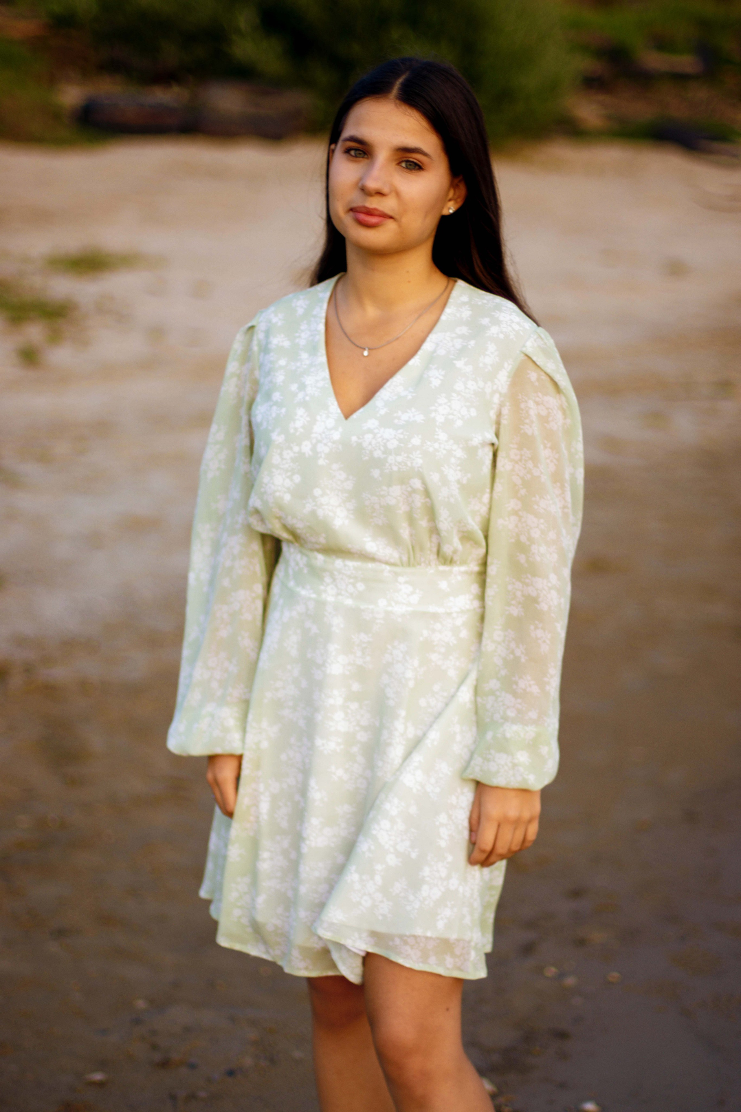 Эмилия у озера. Фотограф Татьяна Матрос