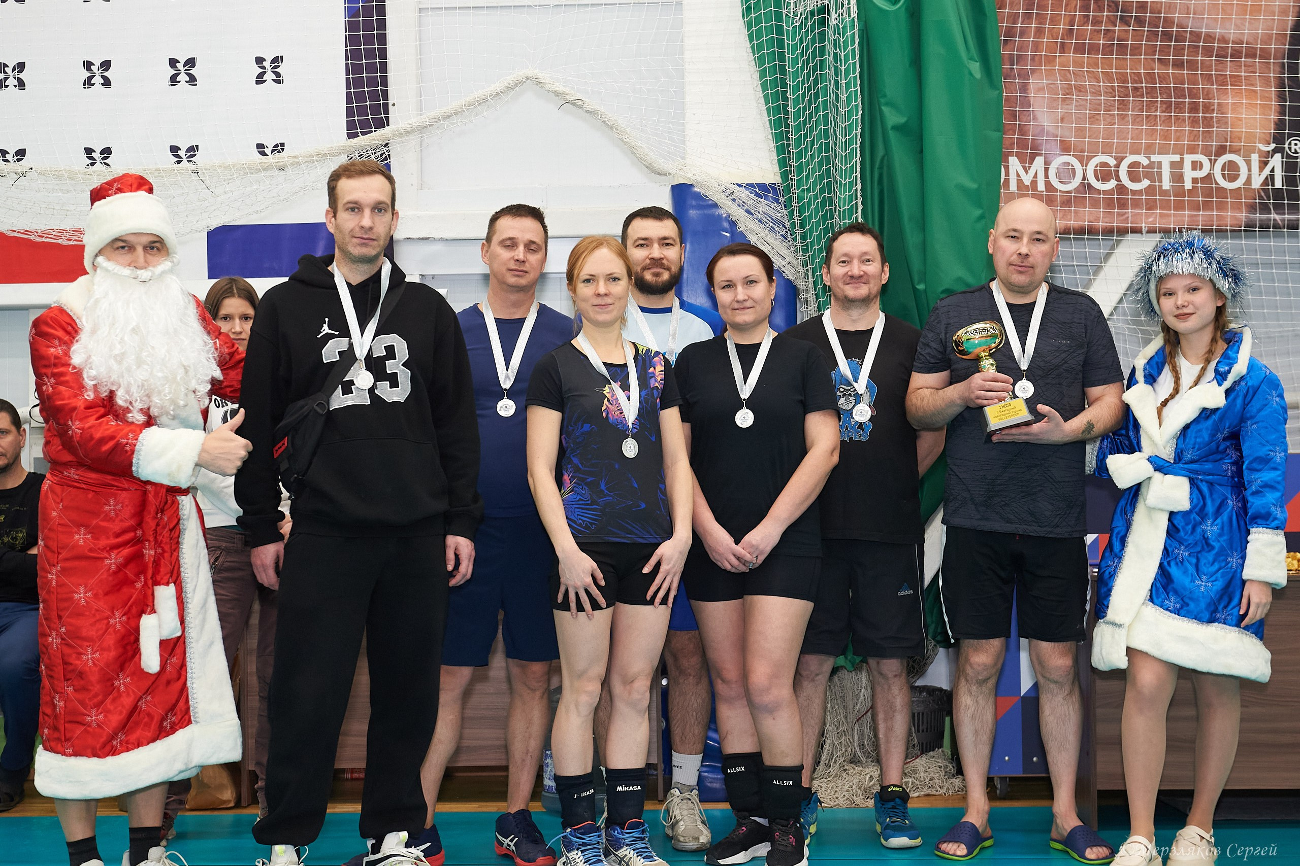 Новогодний волейбольный турнир. Ижевск. 16.12.23. Спортивный репортажный фотограф в Ижевске Сергей Мерзляков
