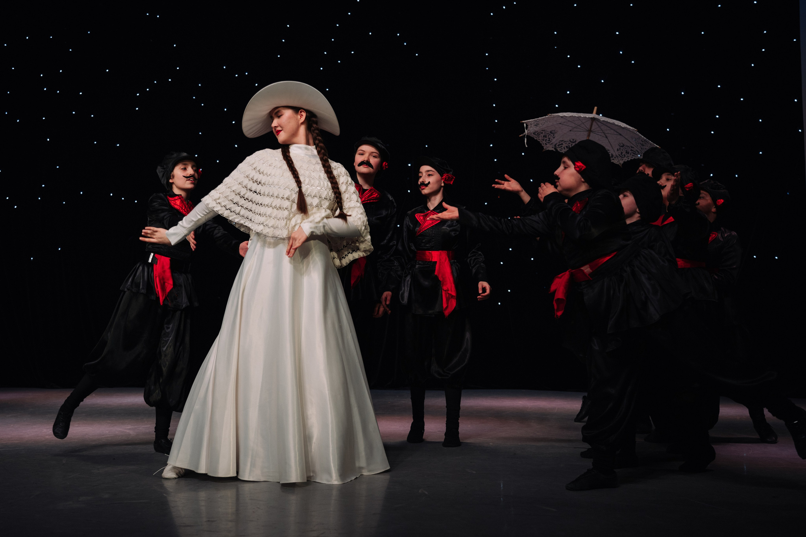 Благотворительный концерт в помощь Артему Сардаряну. Фотограф Артем Севостьянов. Профессиональная фотосъемка в Ногинске, Москве, Московской области и за границей