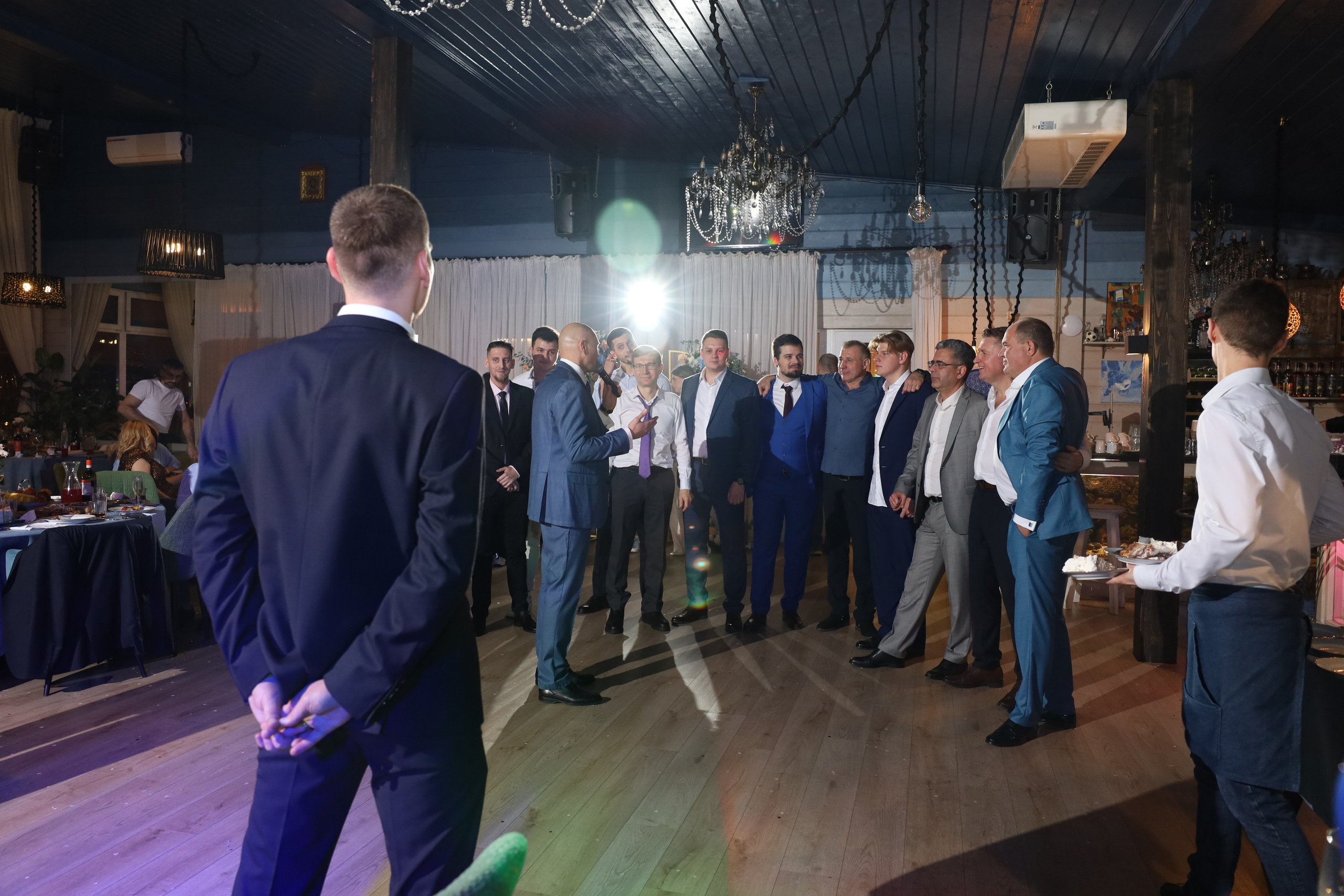 𝒜𝓇𝓉𝑒𝓂 & 𝐿𝓎𝓊𝓈𝓎𝒶 (𝓇𝑒𝓈𝓉𝒶𝓊𝓇𝒶𝓃𝓉). 𝑀𝑜𝓈𝒸𝑜𝓌. Свадебный фотограф в Санкт-Петербурге