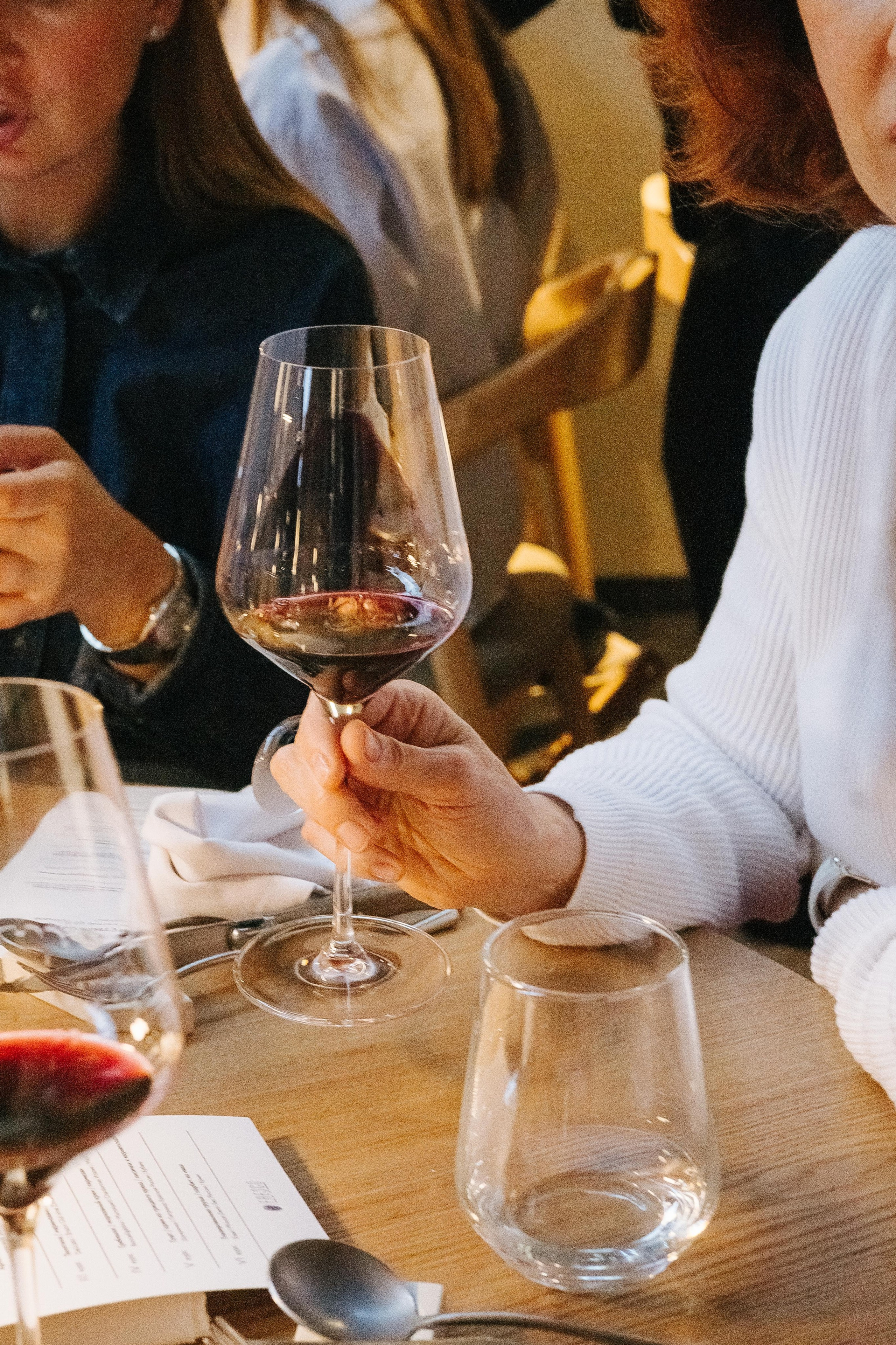 Презентация открытия магазина женской одежды GLVR в ресторане Fresco. Фотограф в Красноярске Надежда Воскресенская