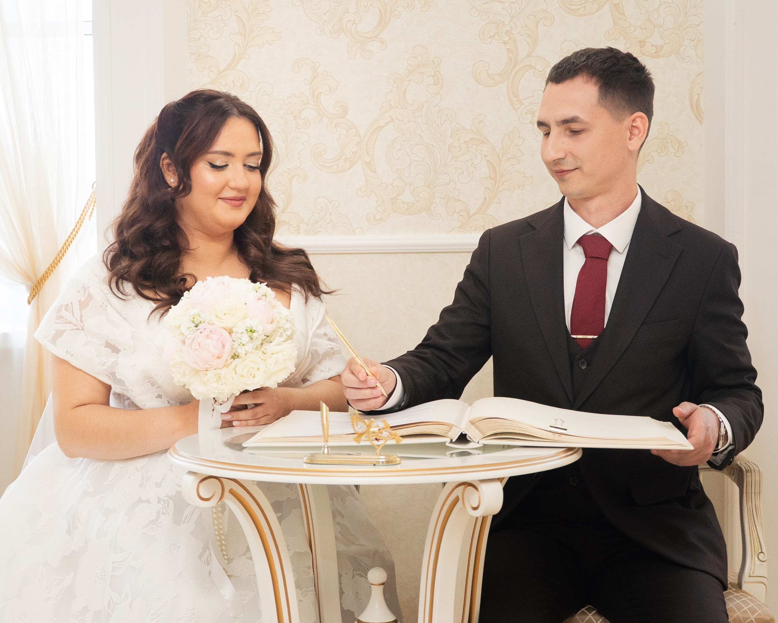 История в ЗАГСе Петергофа. Professional photoartist in St. Petersburg (wedding, reportage, portrait, model book, love story) Alexander Shvedov