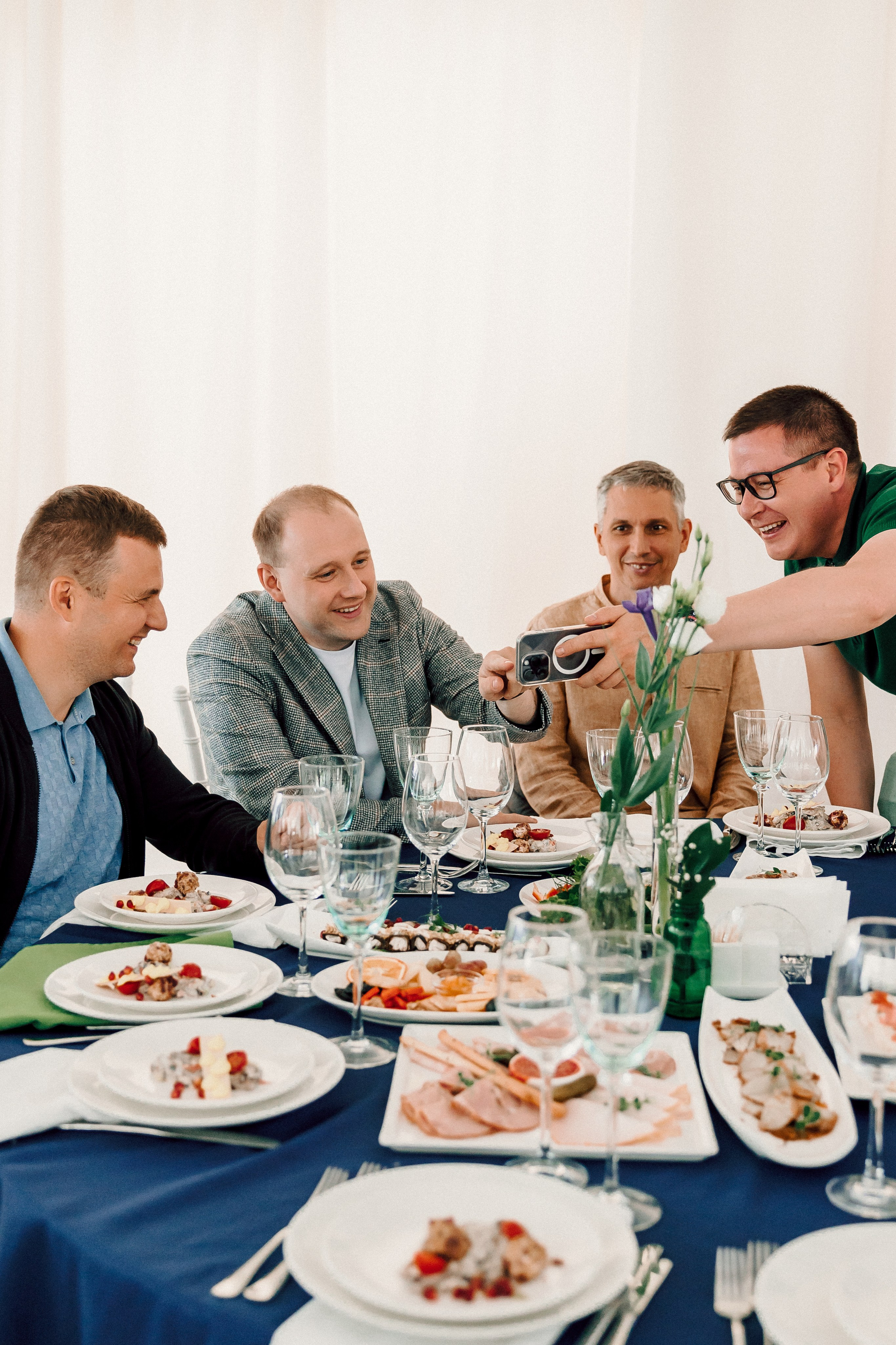 УММ2 — Летний корпоратив. Лёшка Варзегов — фотограф