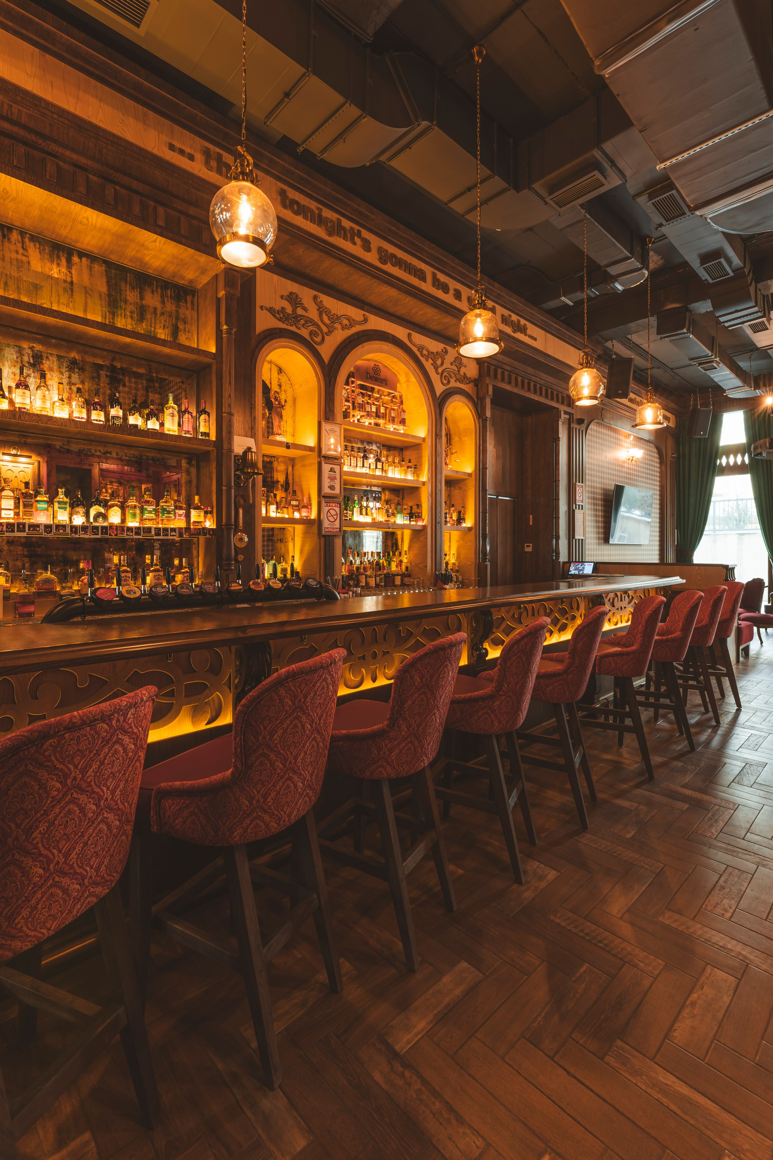 Алматы, Fuller's Central Avenue — самый большой паб сети, ЖК Central Avenue, январь 2026. Интерьерный фотограф Алматы