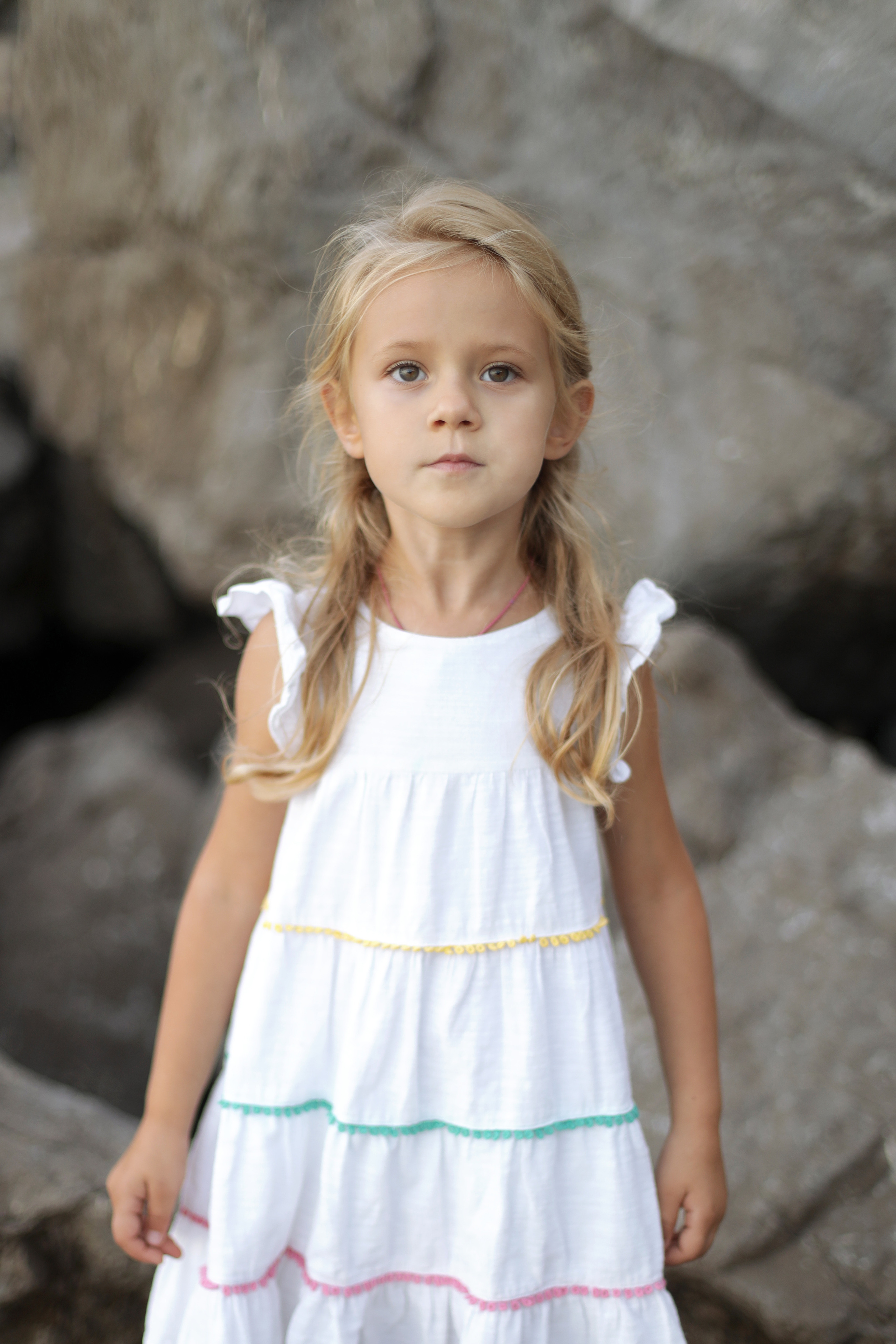 Арина у скал. Бочарова Мария — школьный фотограф Апрелевка, Новая Москва, Московская область