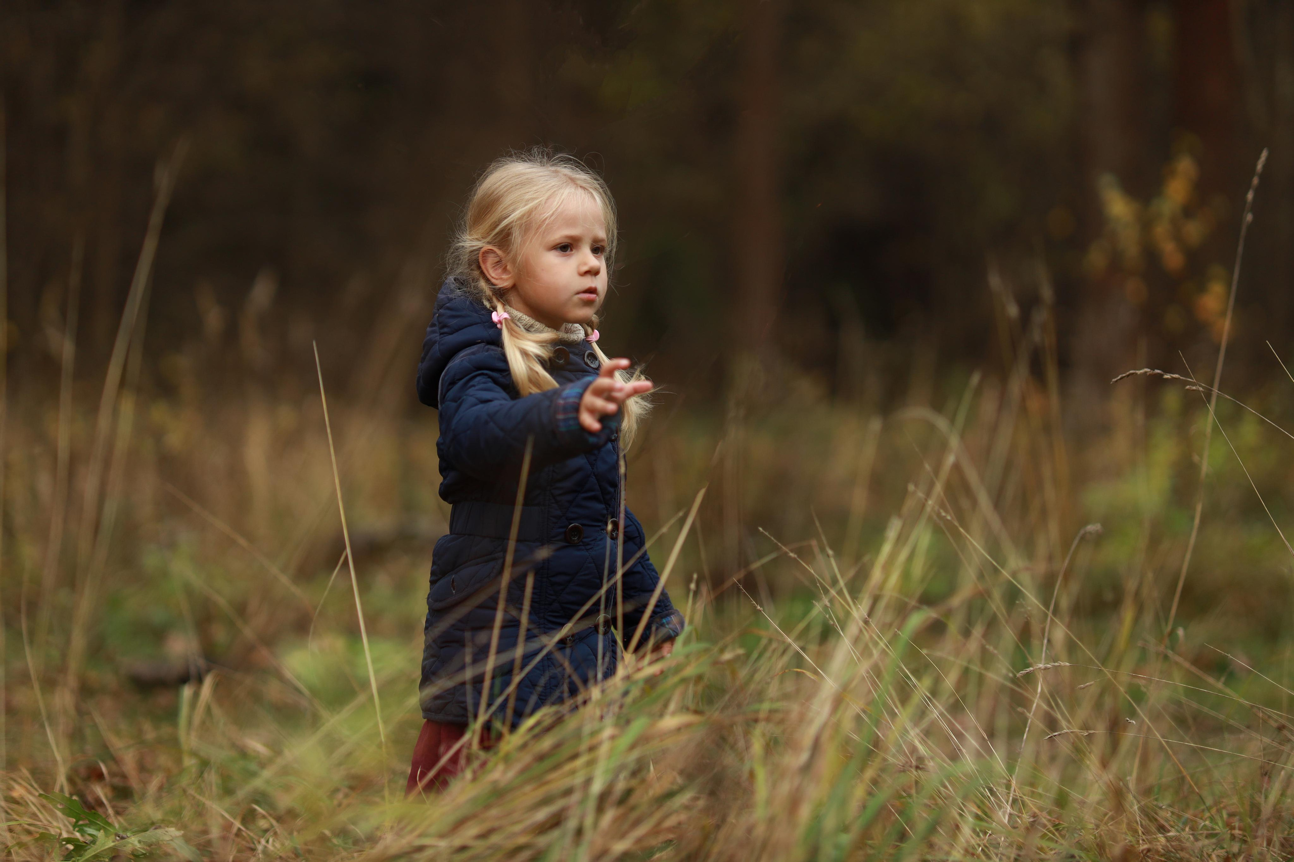 Арина в осеннем лесу. Бочарова Мария — школьный фотограф Апрелевка, Новая Москва, Московская область