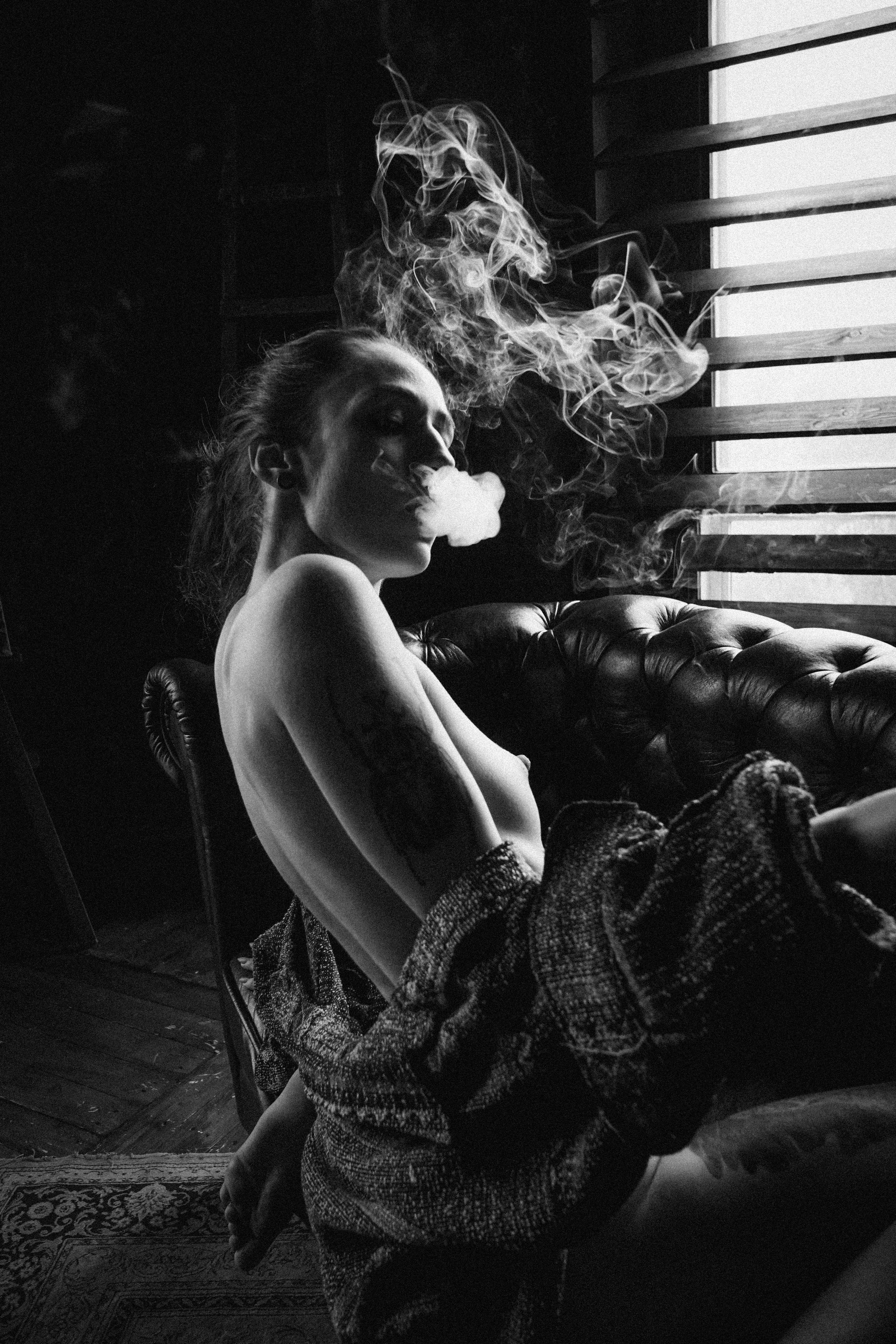 Nude Photographer Tbilisi. Photographer in Georgia UAE Russia Nekit Fox