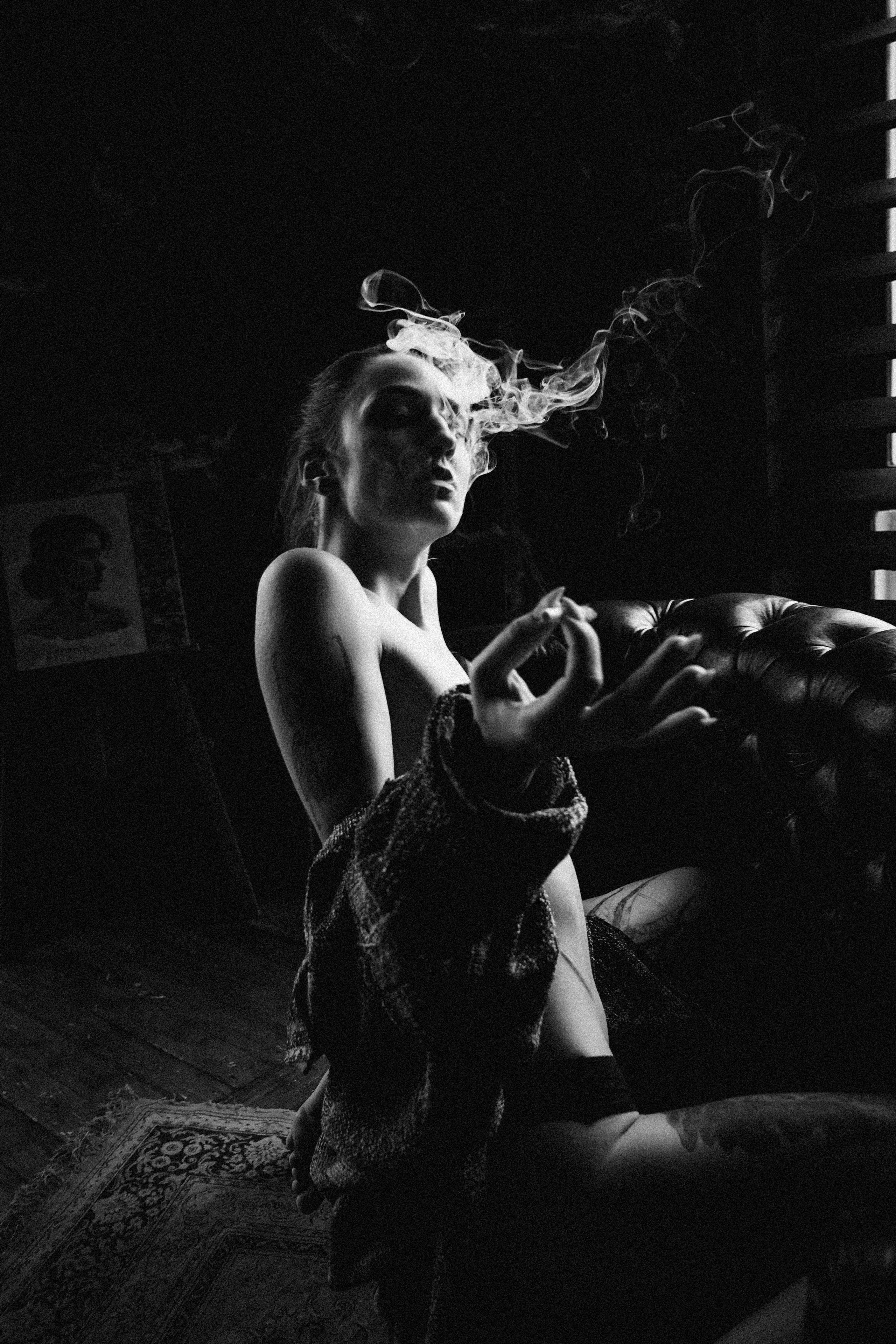 Nude Photographer Tbilisi. Photographer in Georgia UAE Russia Nekit Fox