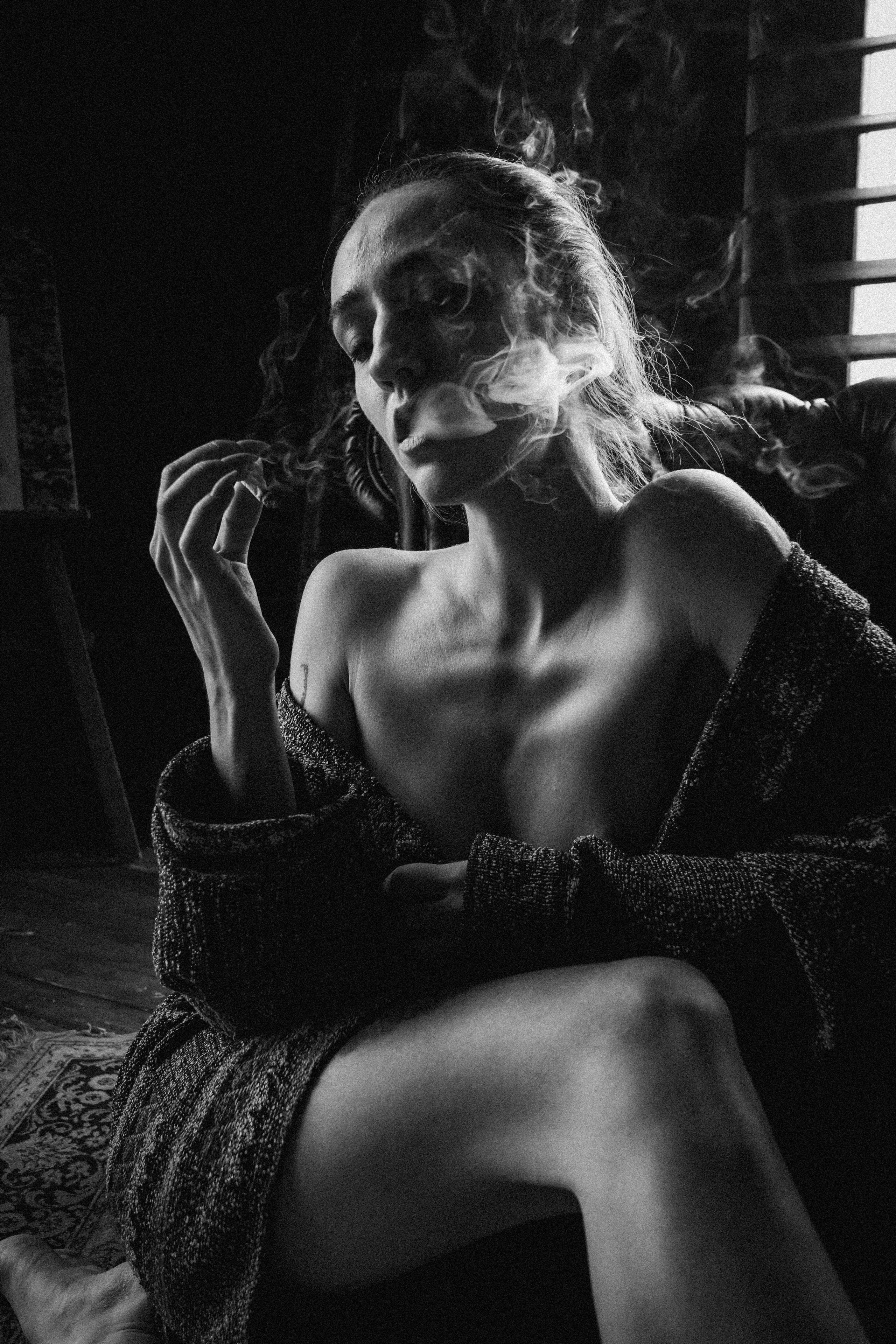 Nude Photographer Tbilisi. Photographer in Georgia UAE Russia Nekit Fox