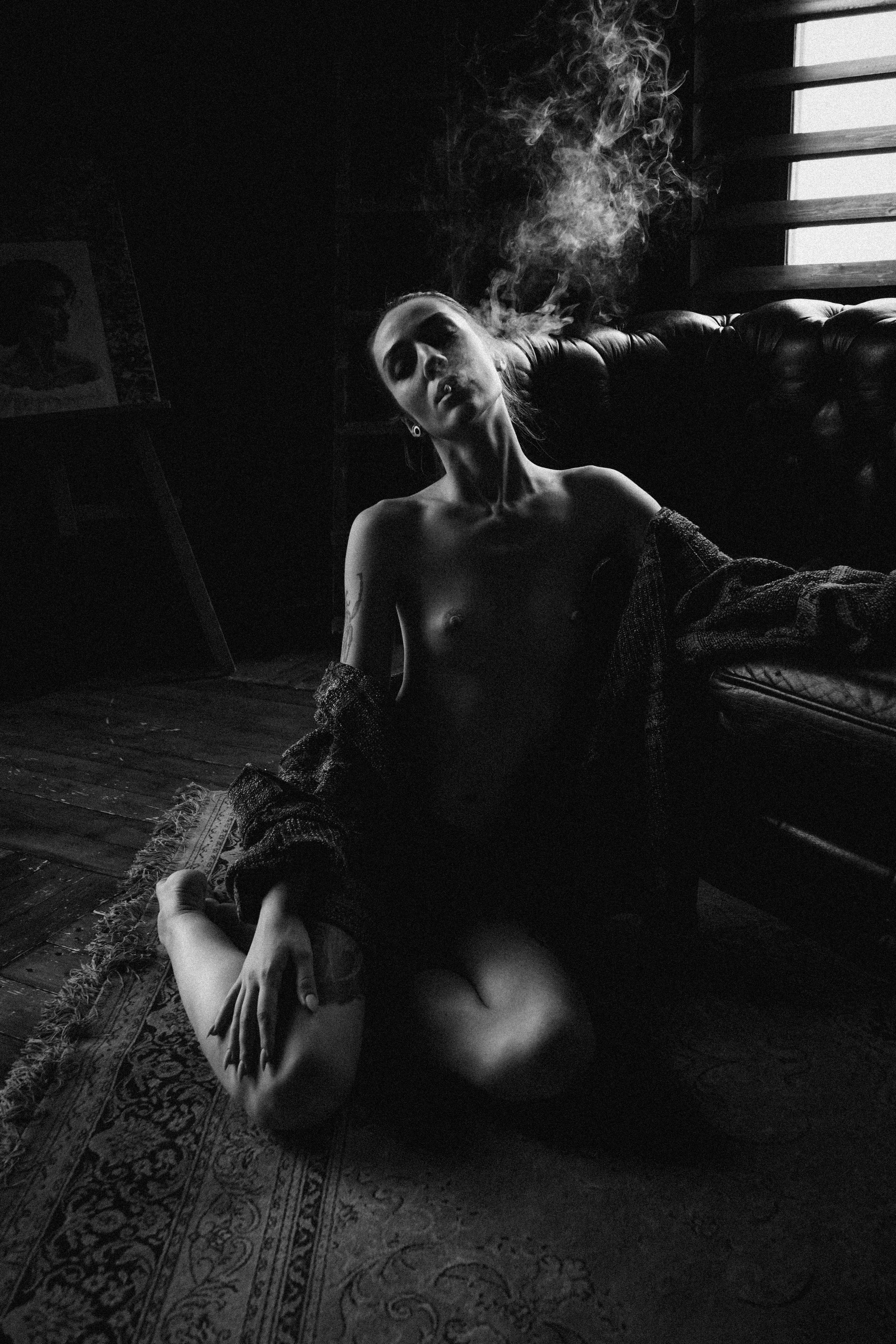 Nude Photographer Tbilisi. Photographer in Georgia UAE Russia Nekit Fox