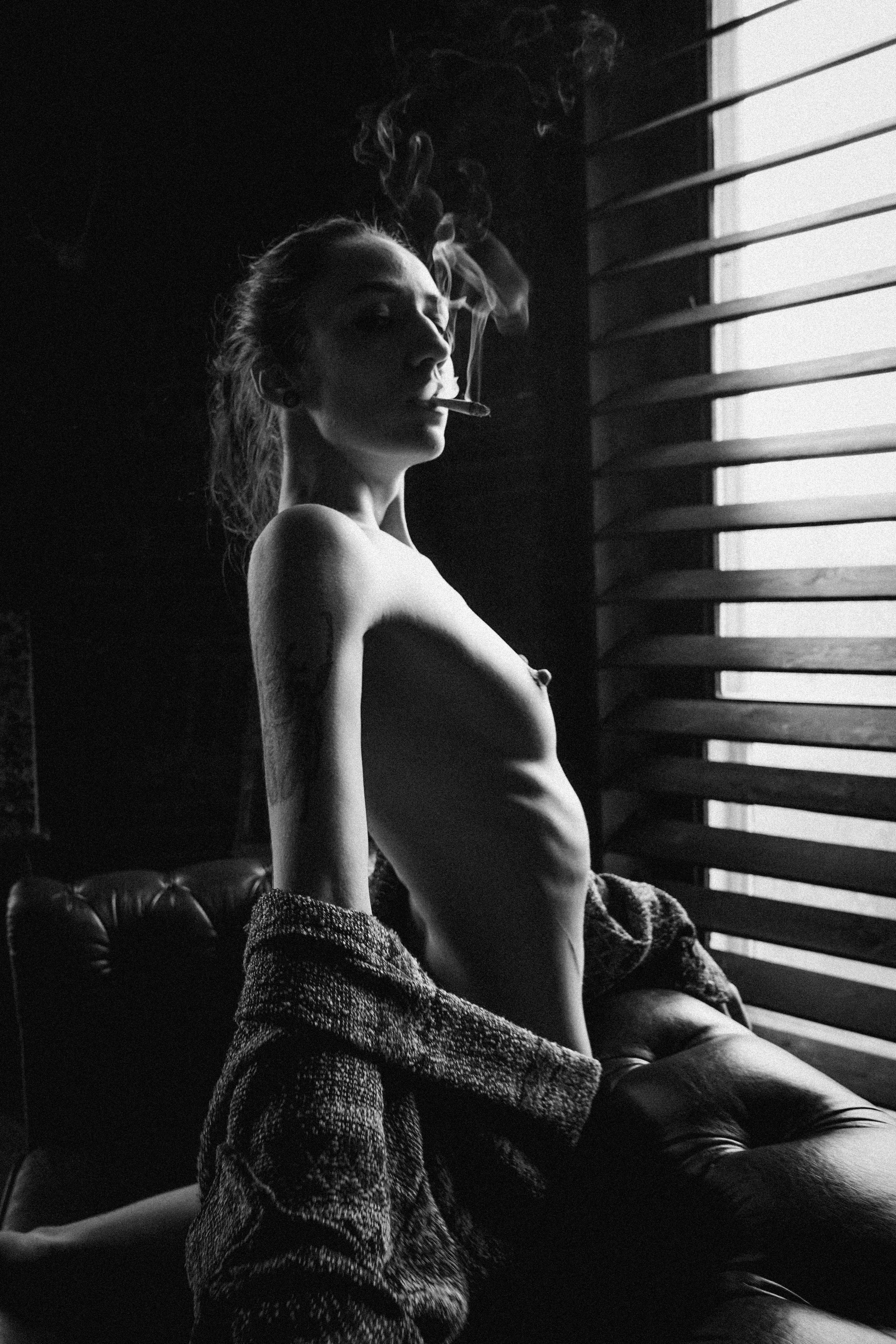 Nude Photographer Tbilisi. Photographer in Georgia UAE Russia Nekit Fox